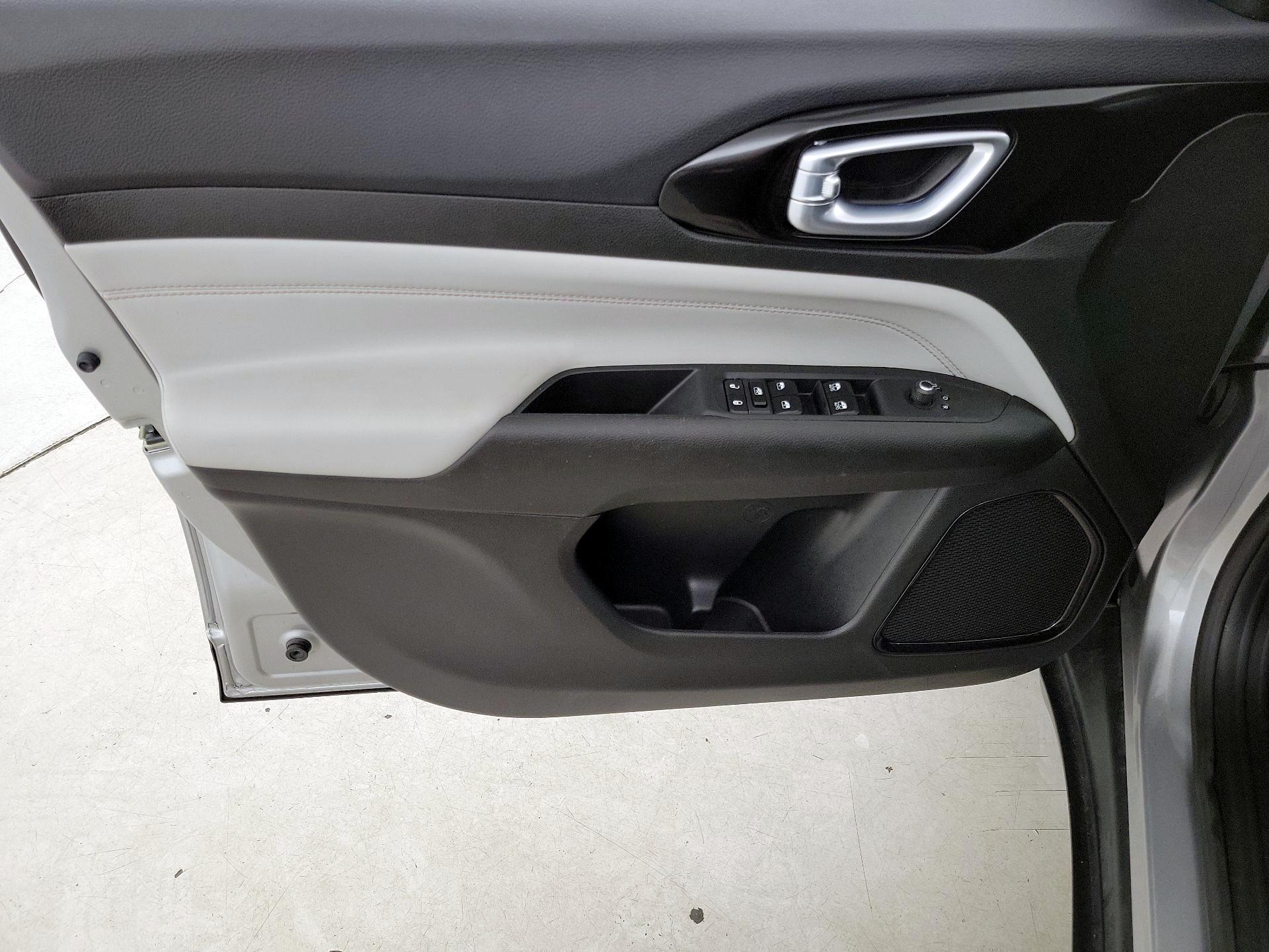 Thumbnail: 2023 Jeep Compass - 12