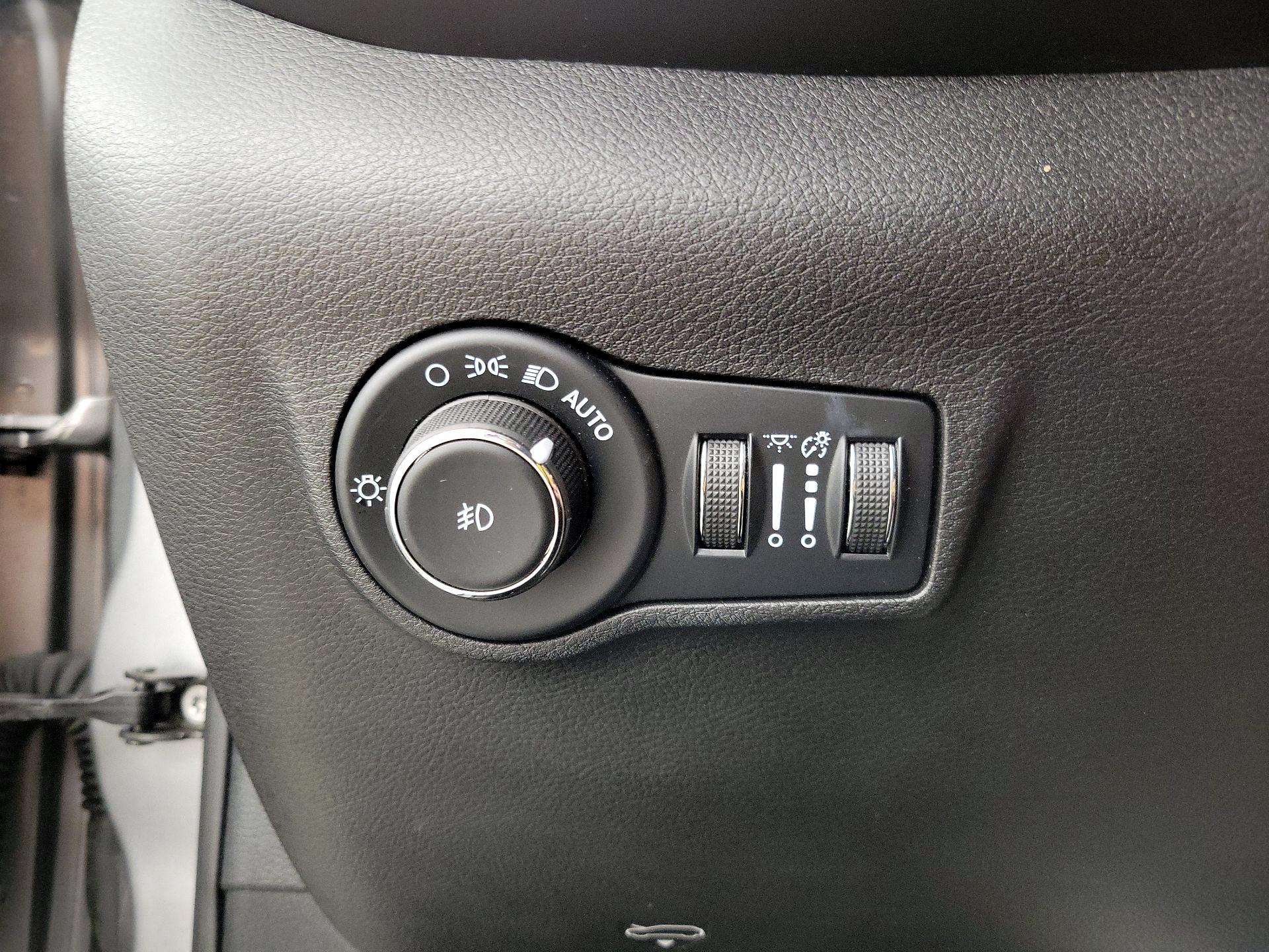 Thumbnail: 2023 Jeep Compass - 13