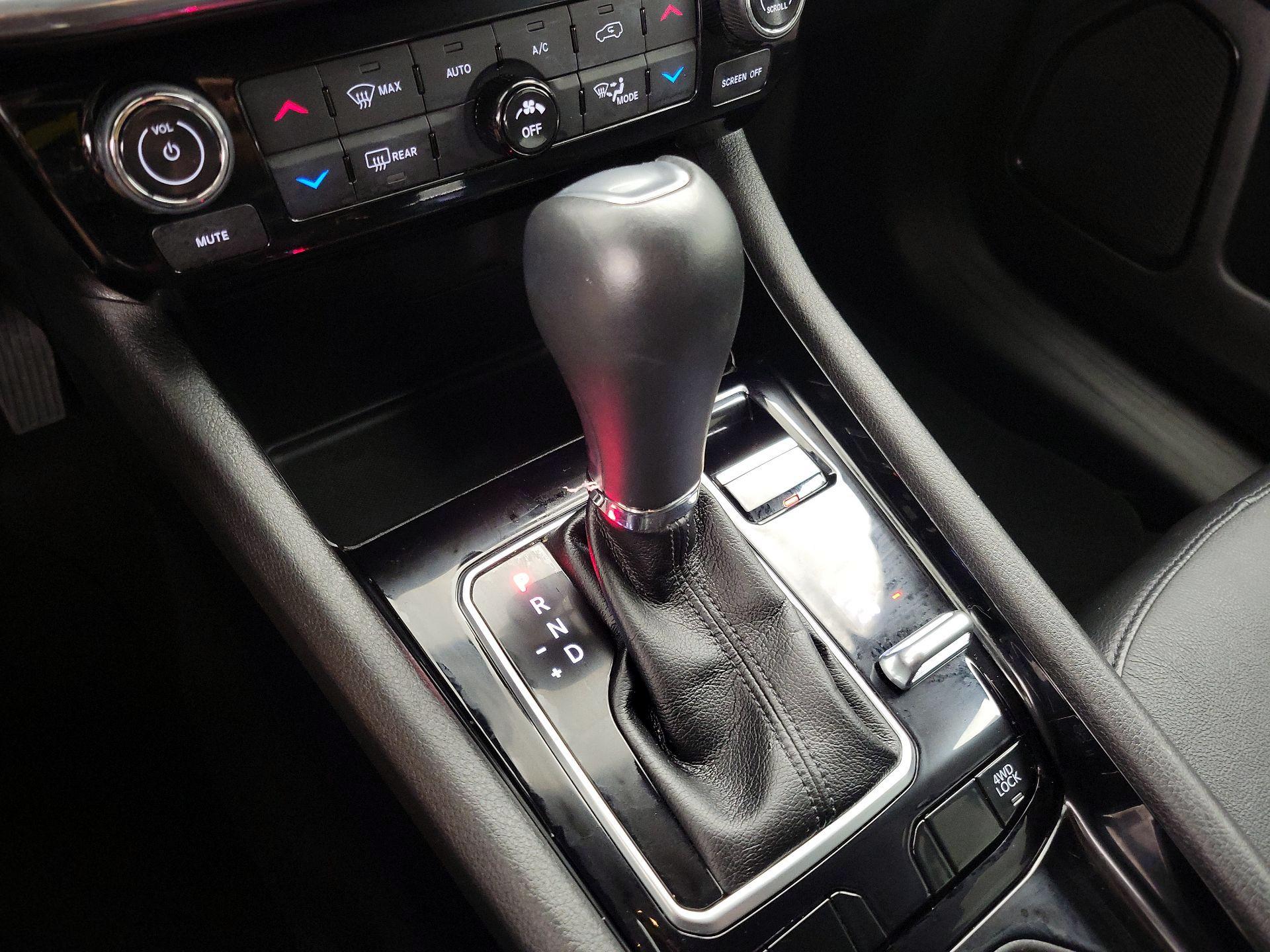 Thumbnail: 2023 Jeep Compass - 17