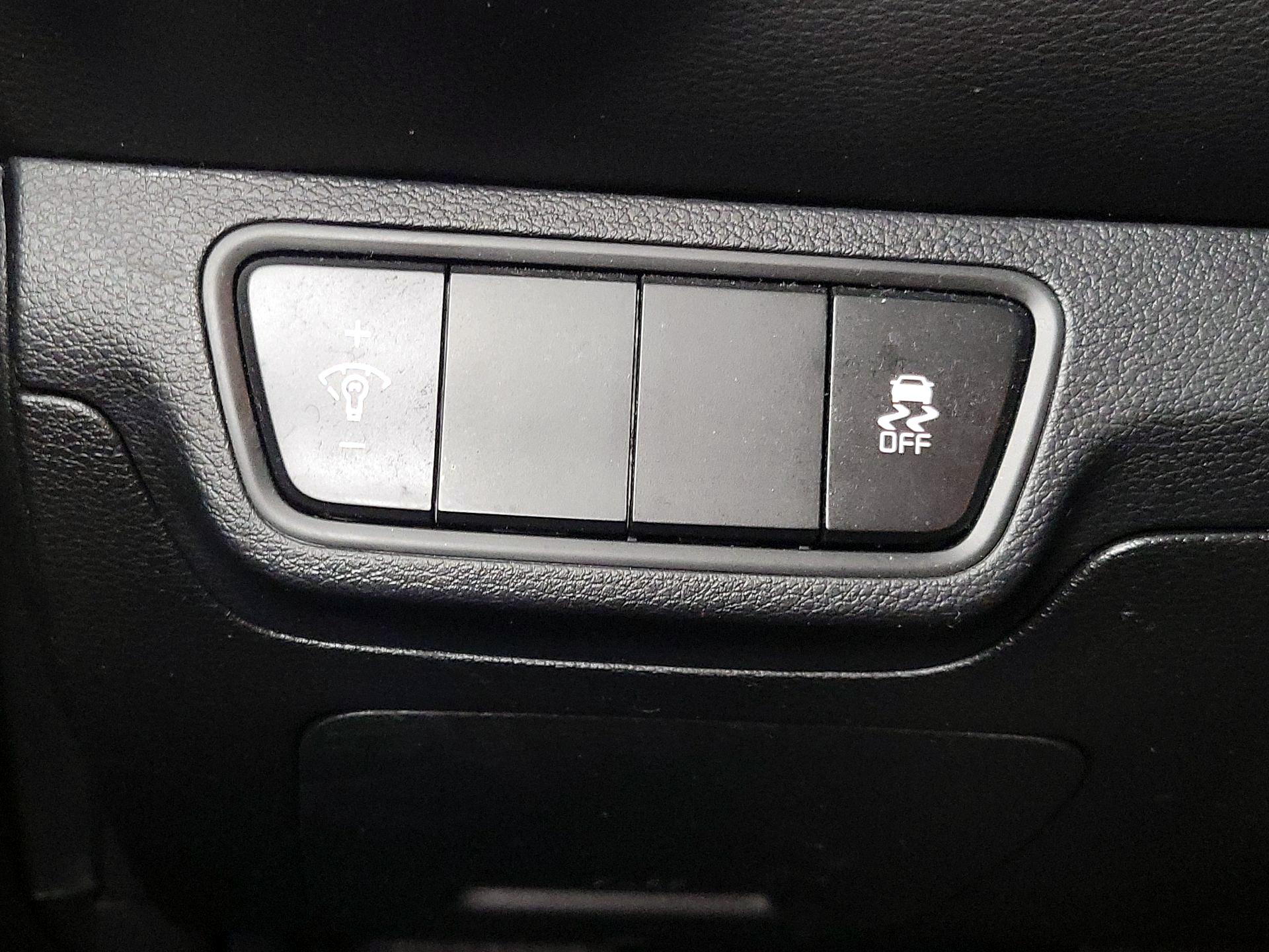 Thumbnail: 2023 Kia Forte - 13