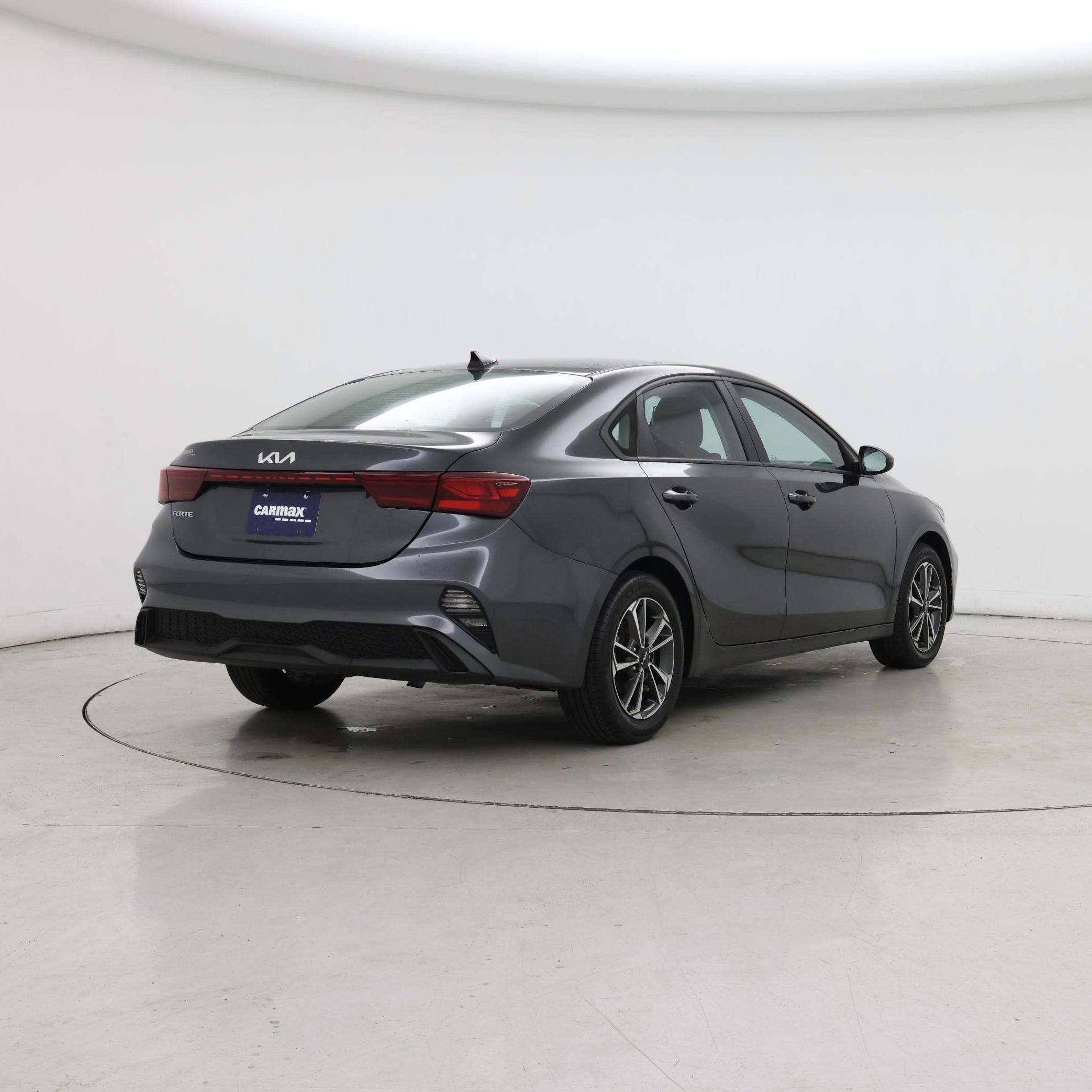 Thumbnail: 2023 Kia Forte - 8