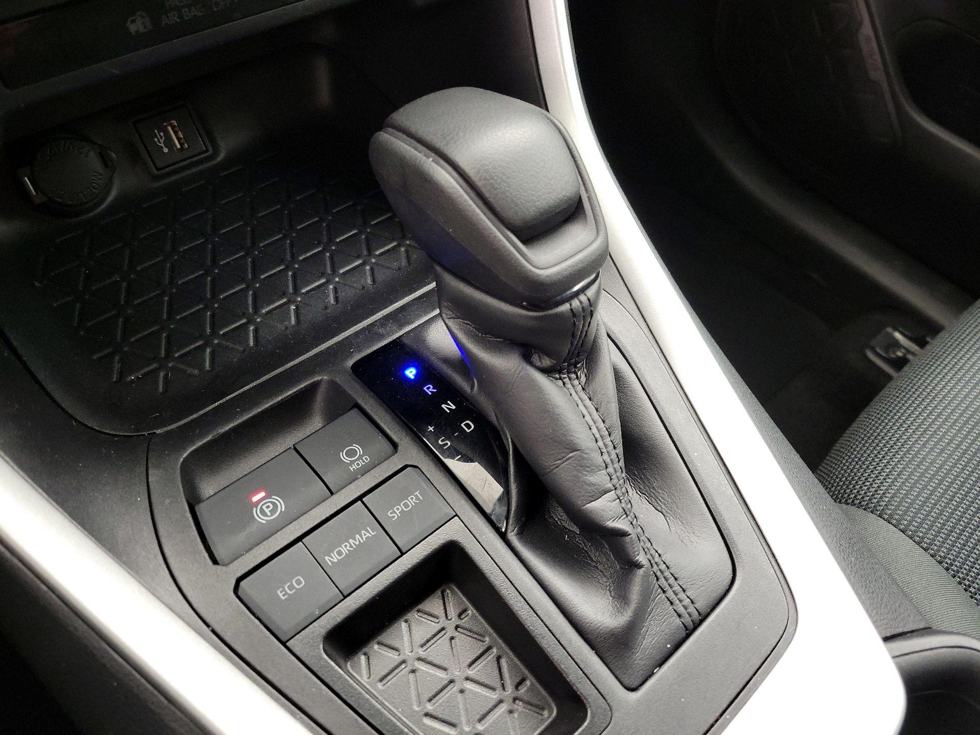 Thumbnail: 2024 Toyota RAV4 - 17