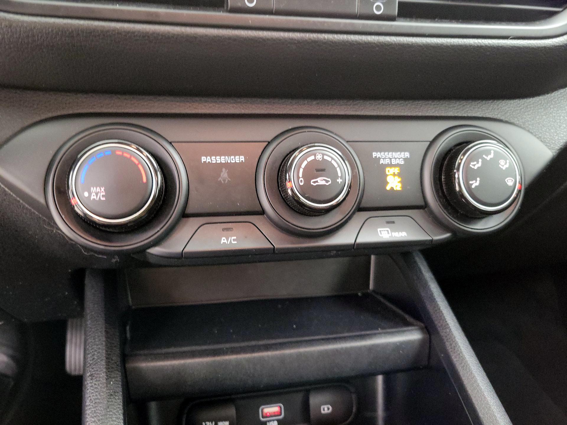 Thumbnail: 2024 Kia Forte - 16