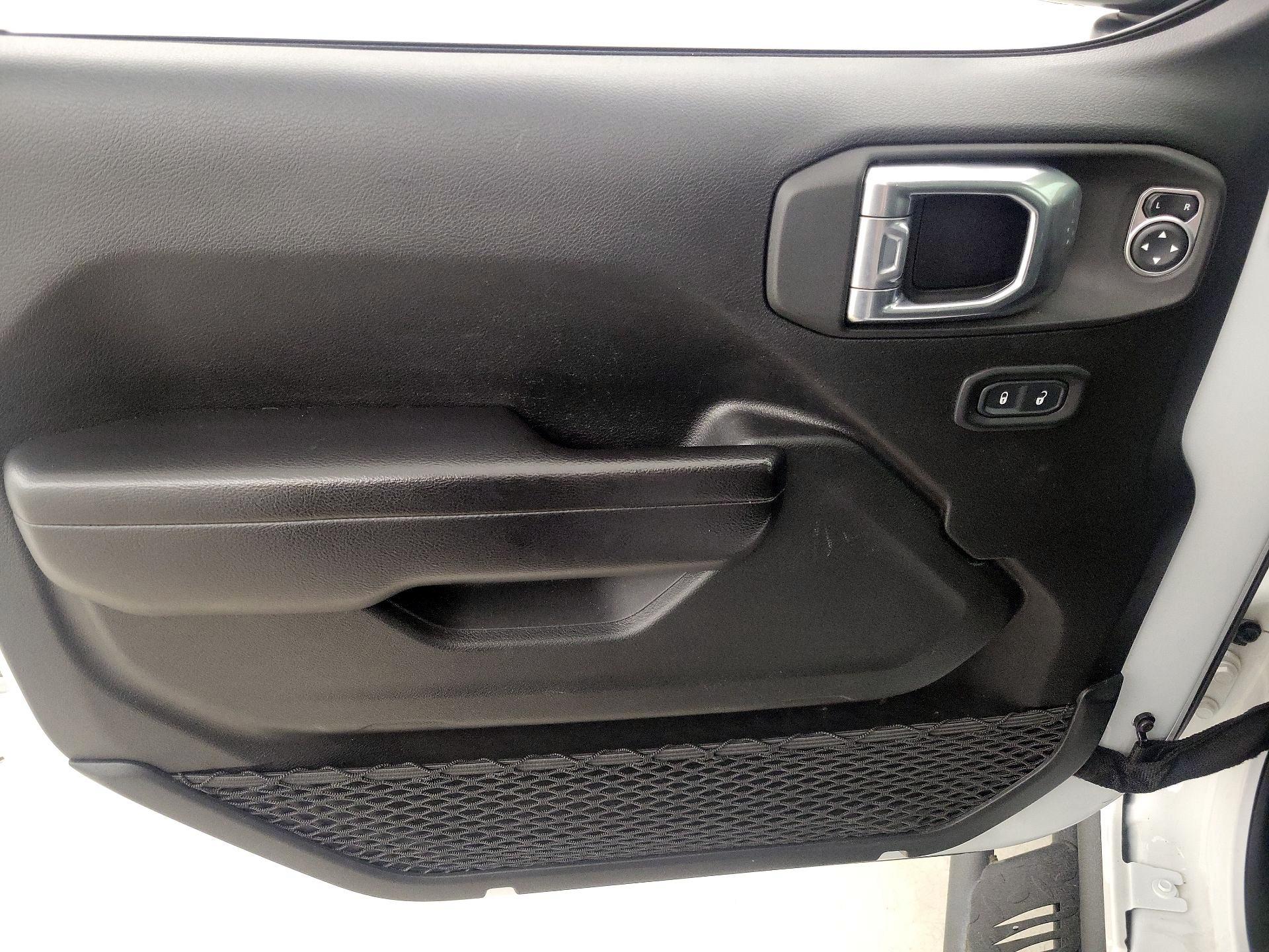 Thumbnail: 2021 Jeep Gladiator - 12