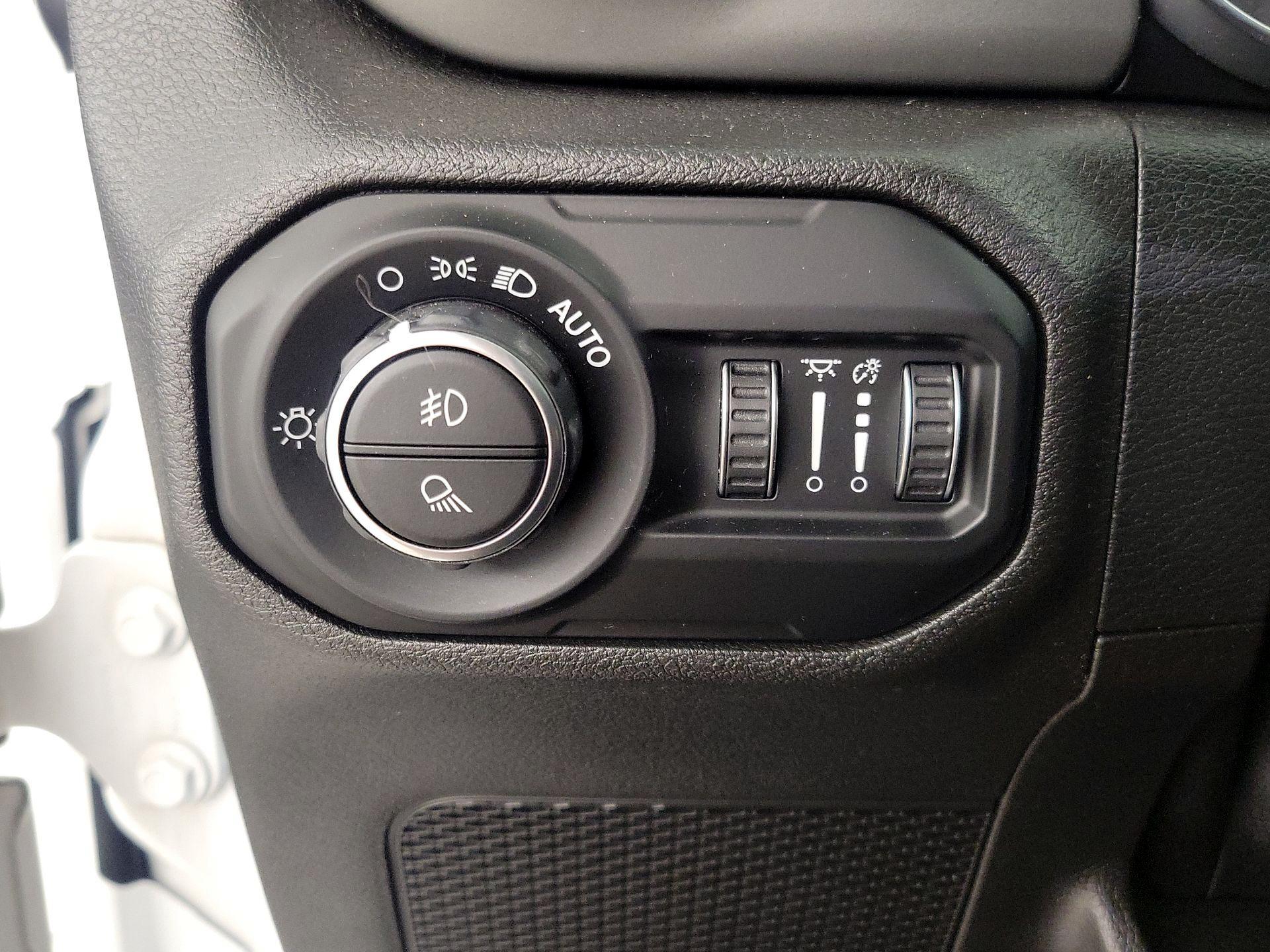 Thumbnail: 2021 Jeep Gladiator - 13