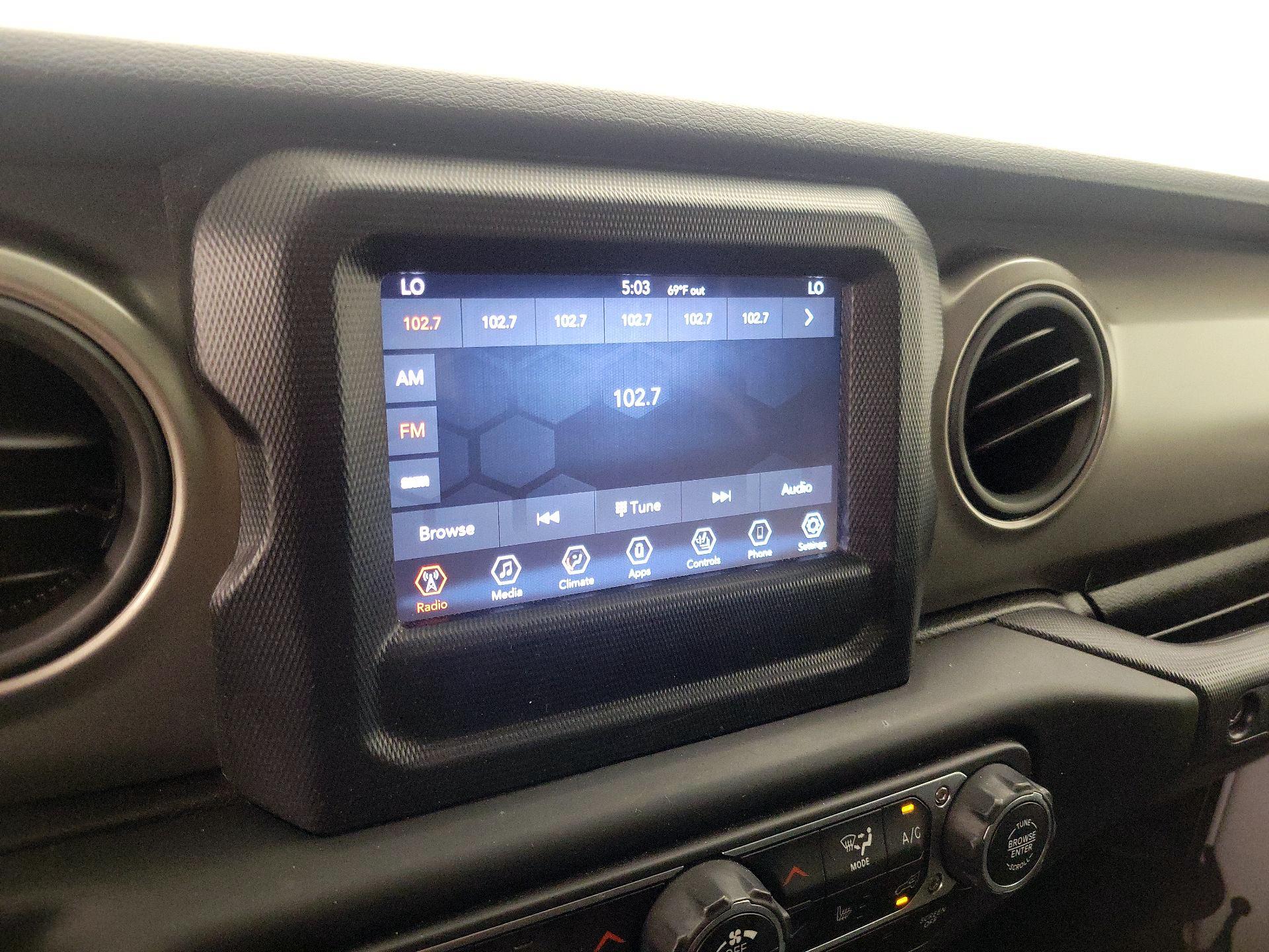 Thumbnail: 2021 Jeep Gladiator - 15