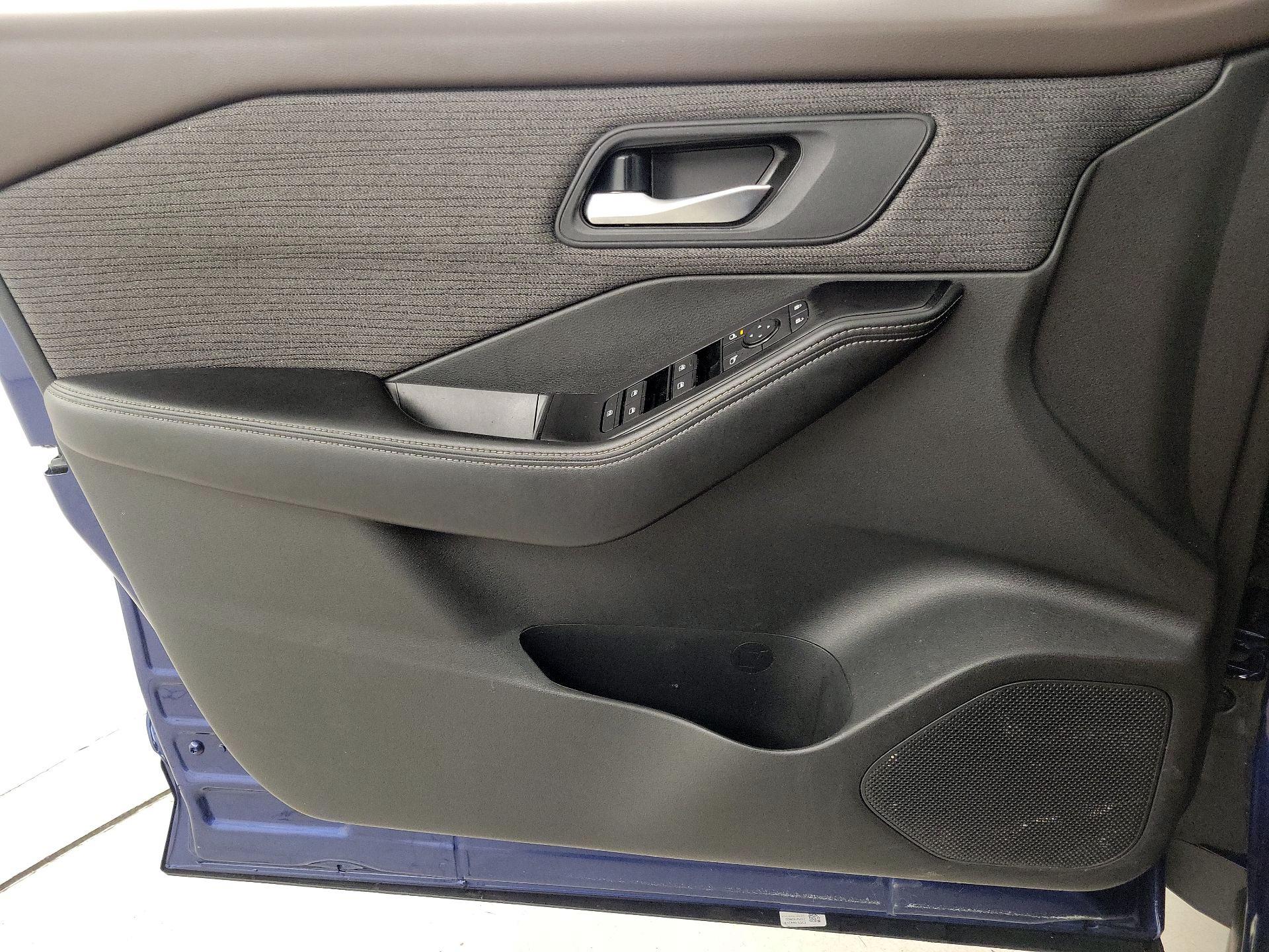 Thumbnail: 2023 Nissan Rogue - 12