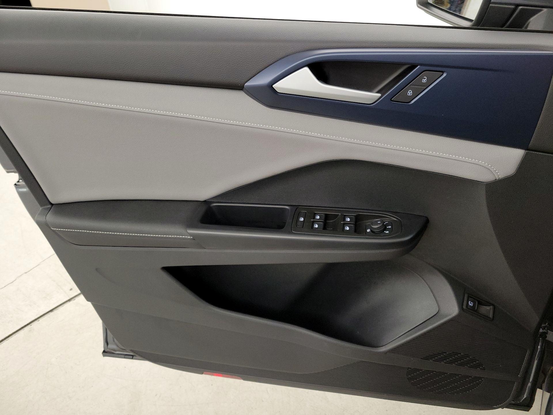 Thumbnail: 2024 Volkswagen Taos - 12