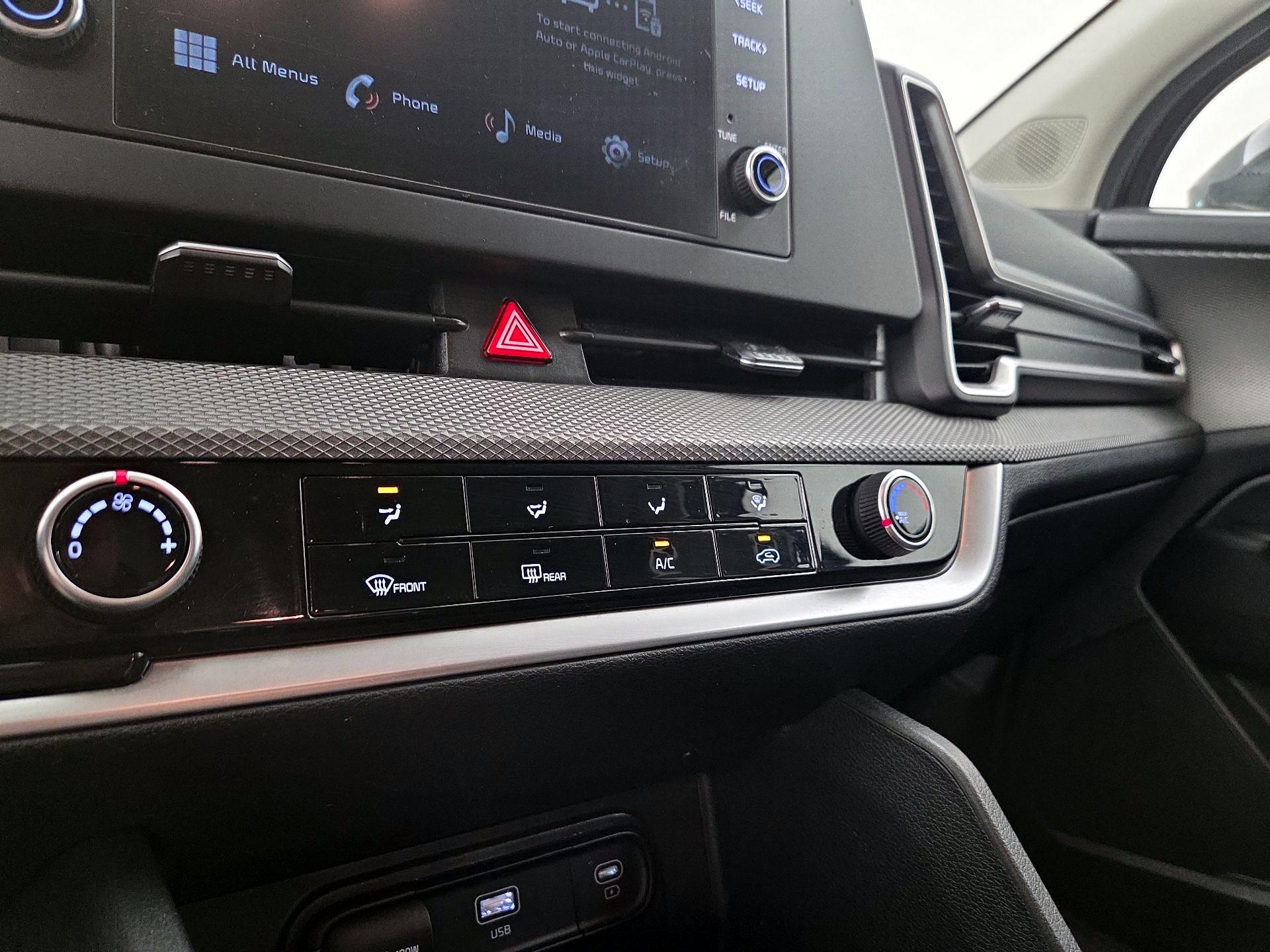 Thumbnail: 2023 Kia Sportage - 16