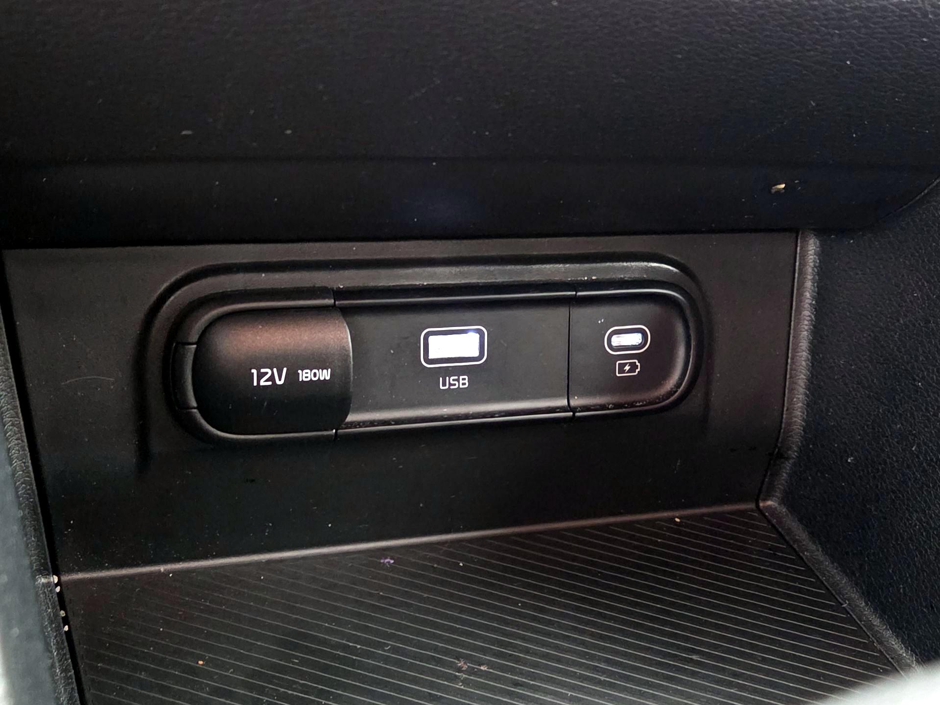 Thumbnail: 2023 Kia Sportage - 18