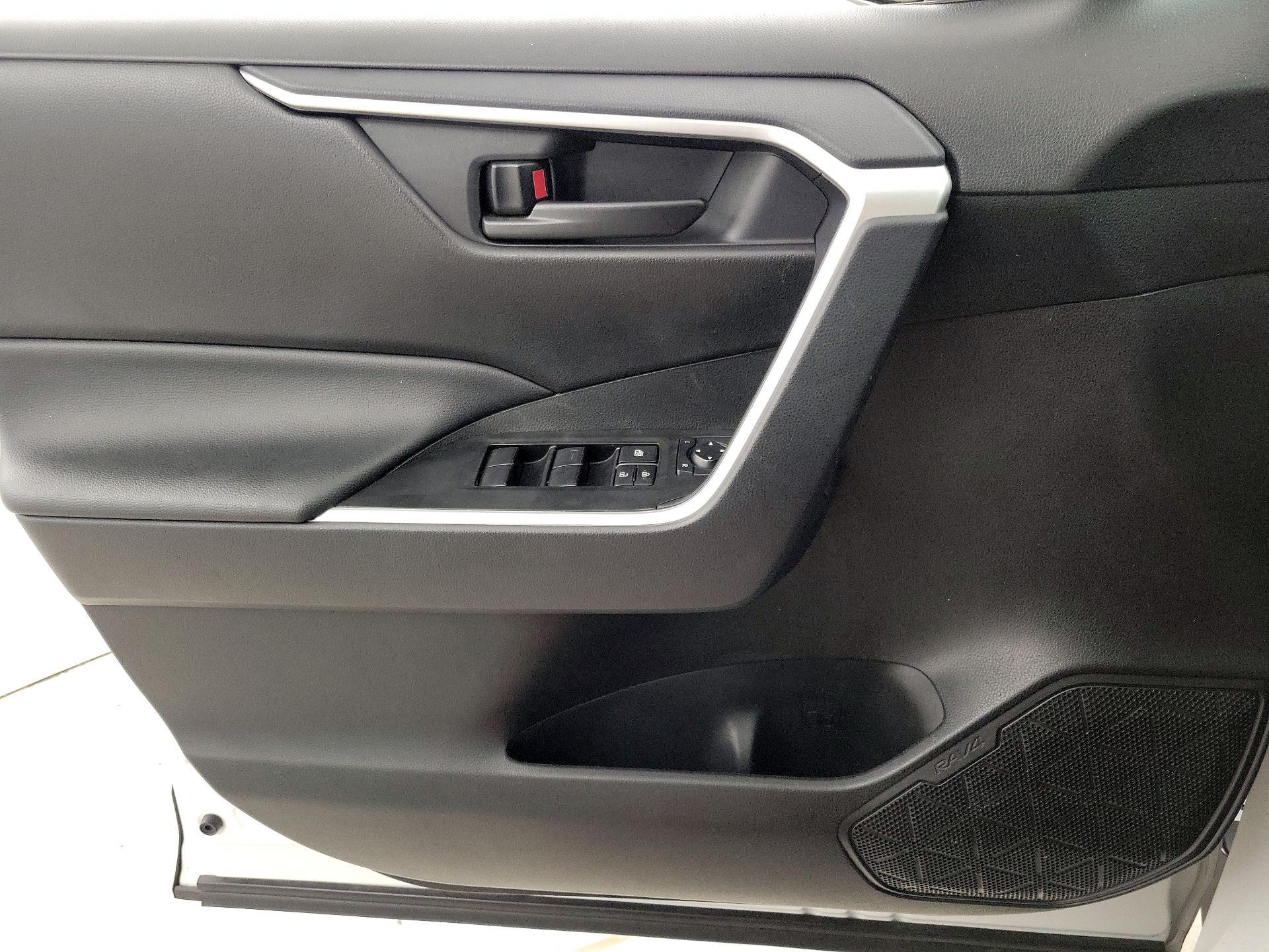 Thumbnail: 2024 Toyota RAV4 - 12