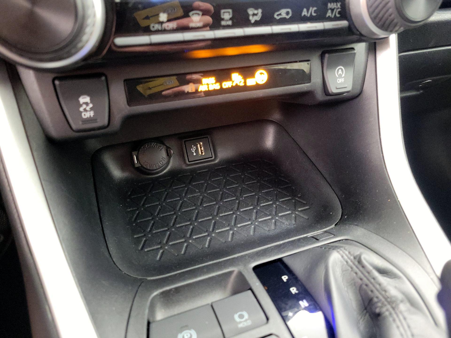 Thumbnail: 2024 Toyota RAV4 - 18