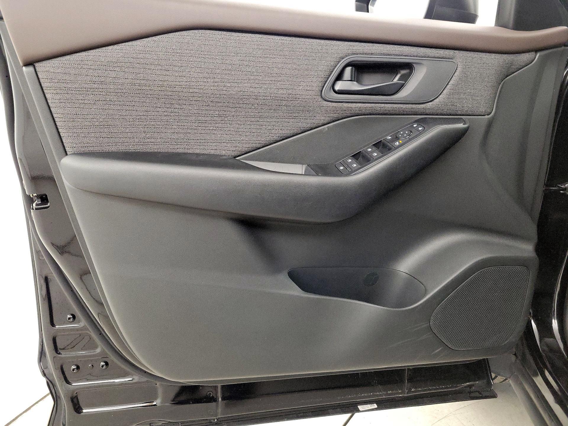 Thumbnail: 2023 Nissan Rogue - 12