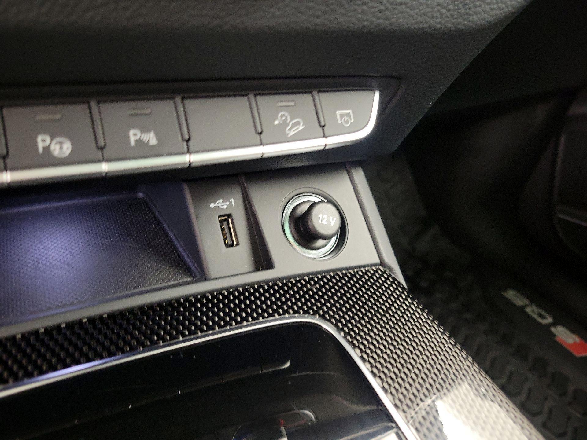 Thumbnail: 2022 Audi SQ5 - 19