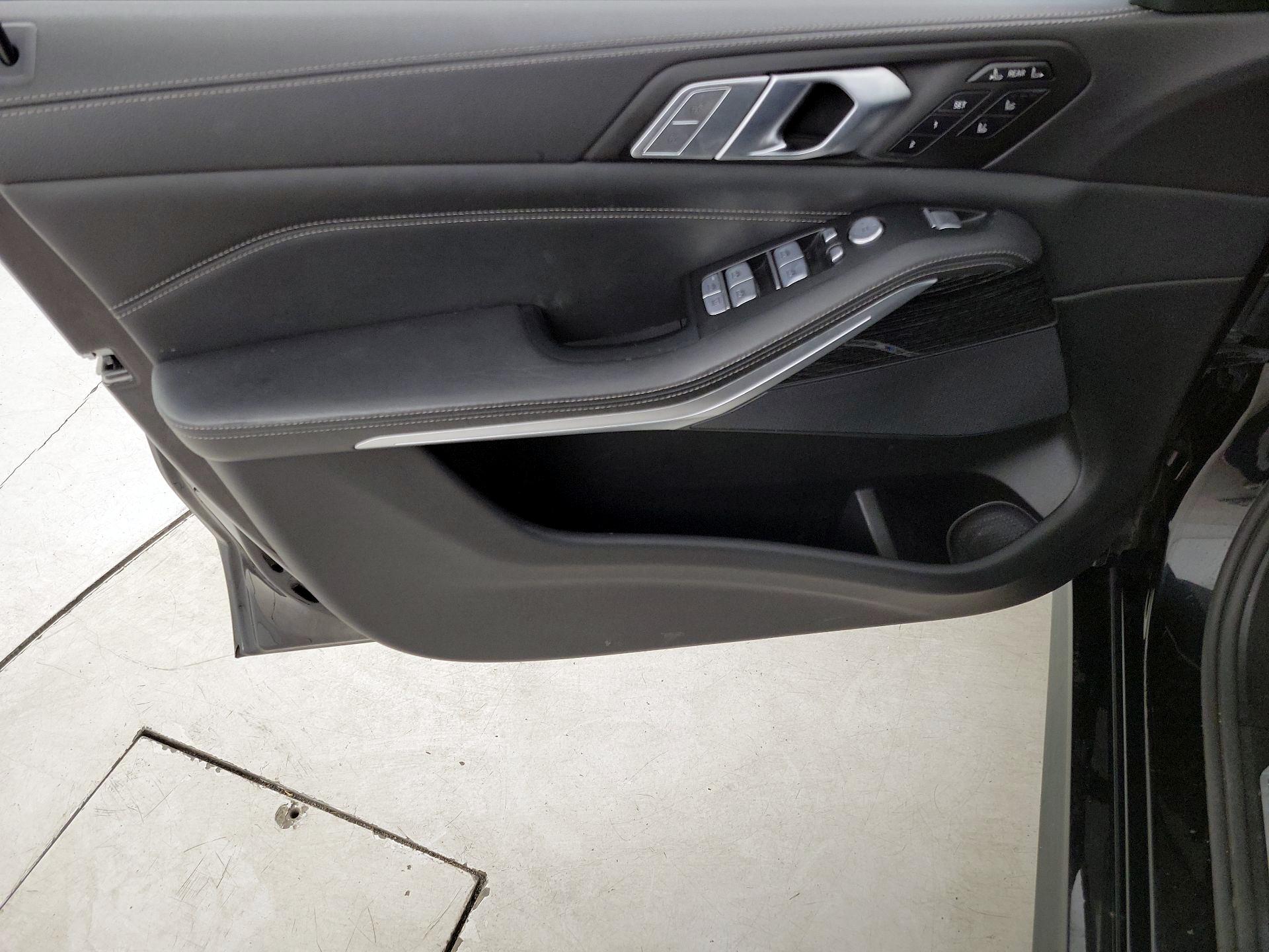 Thumbnail: 2022 BMW X7 - 12