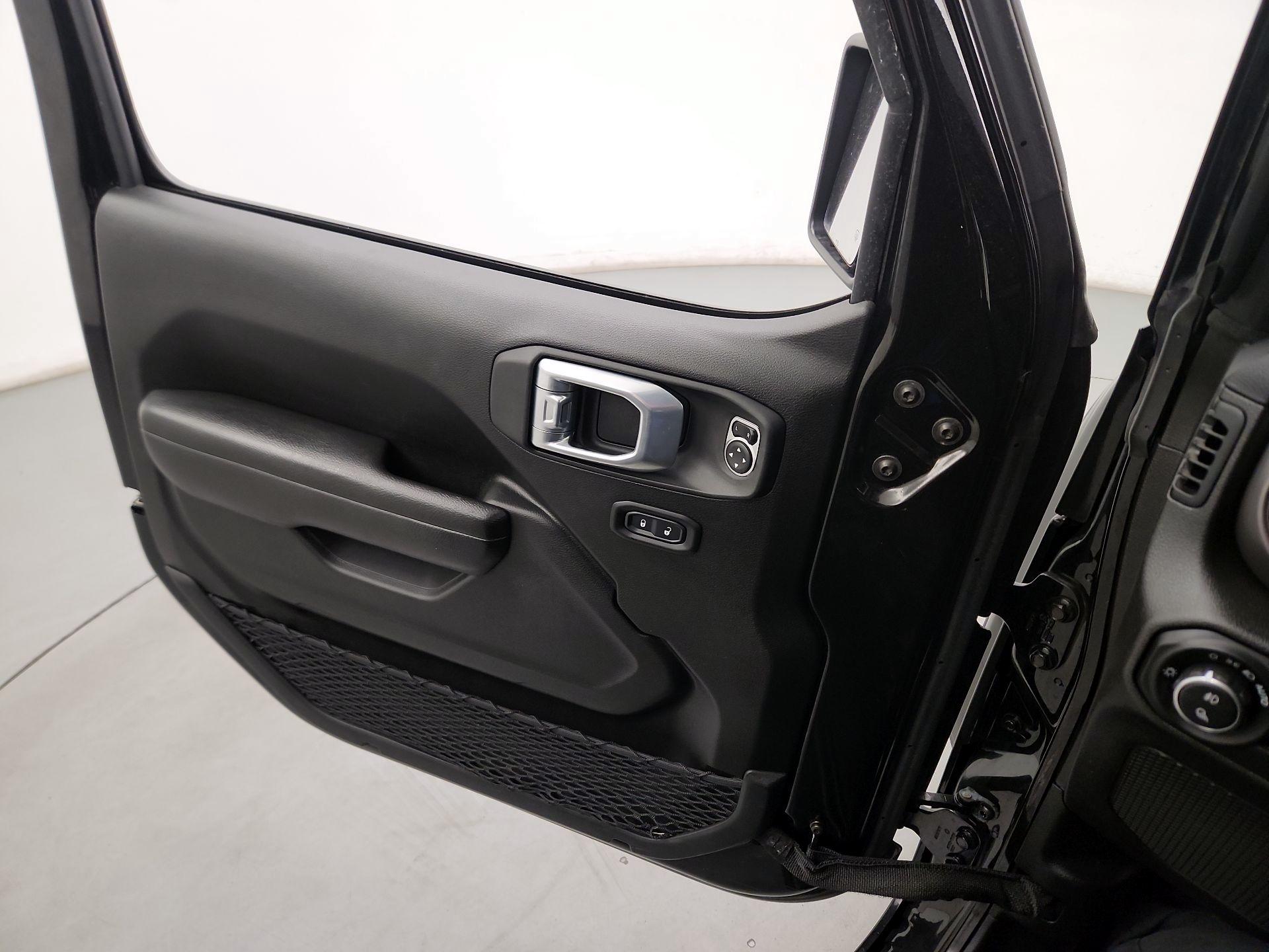 Thumbnail: 2022 Jeep Gladiator - 10