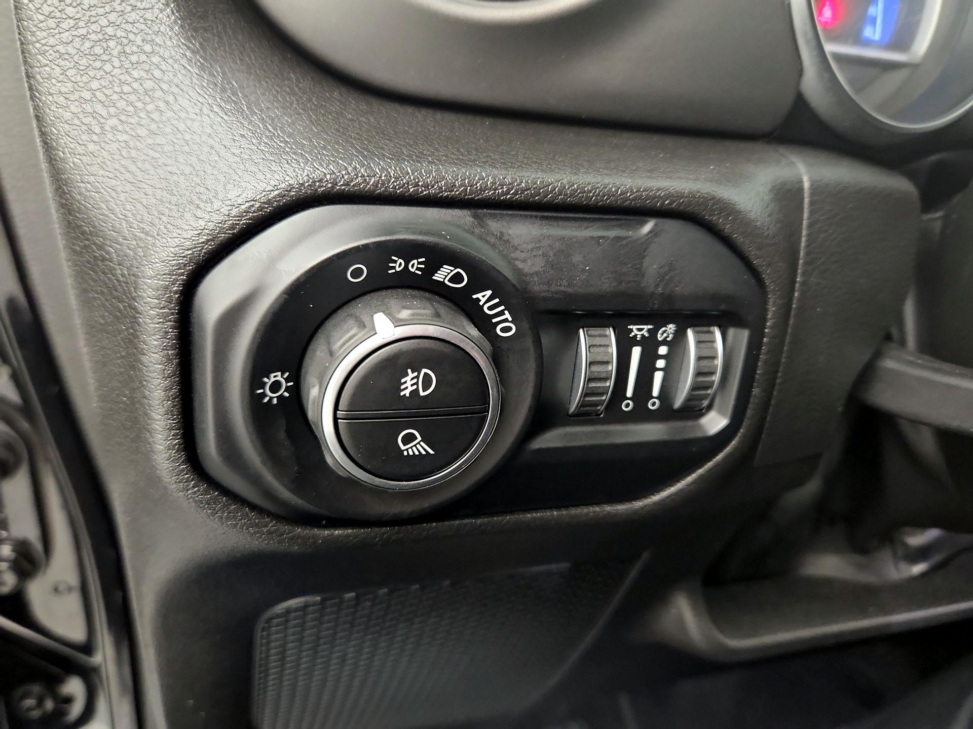 Thumbnail: 2022 Jeep Gladiator - 11