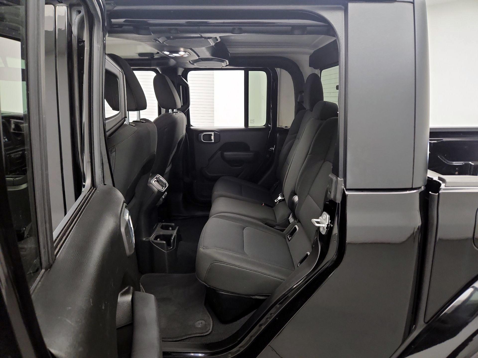 Thumbnail: 2022 Jeep Gladiator - 17