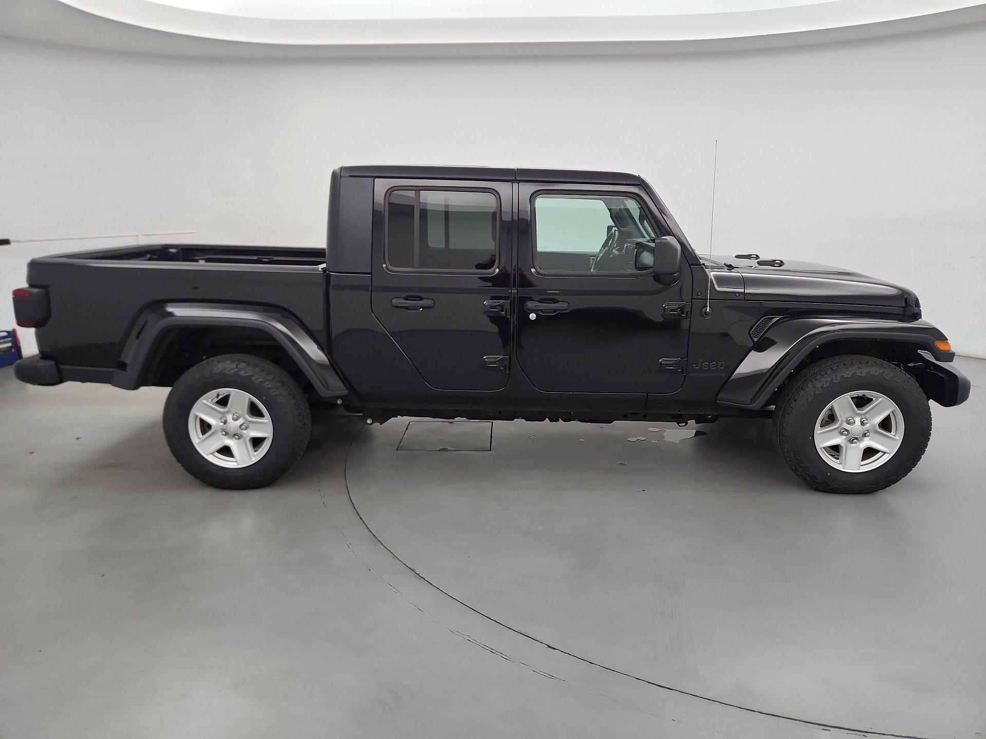 Thumbnail: 2022 Jeep Gladiator - 4