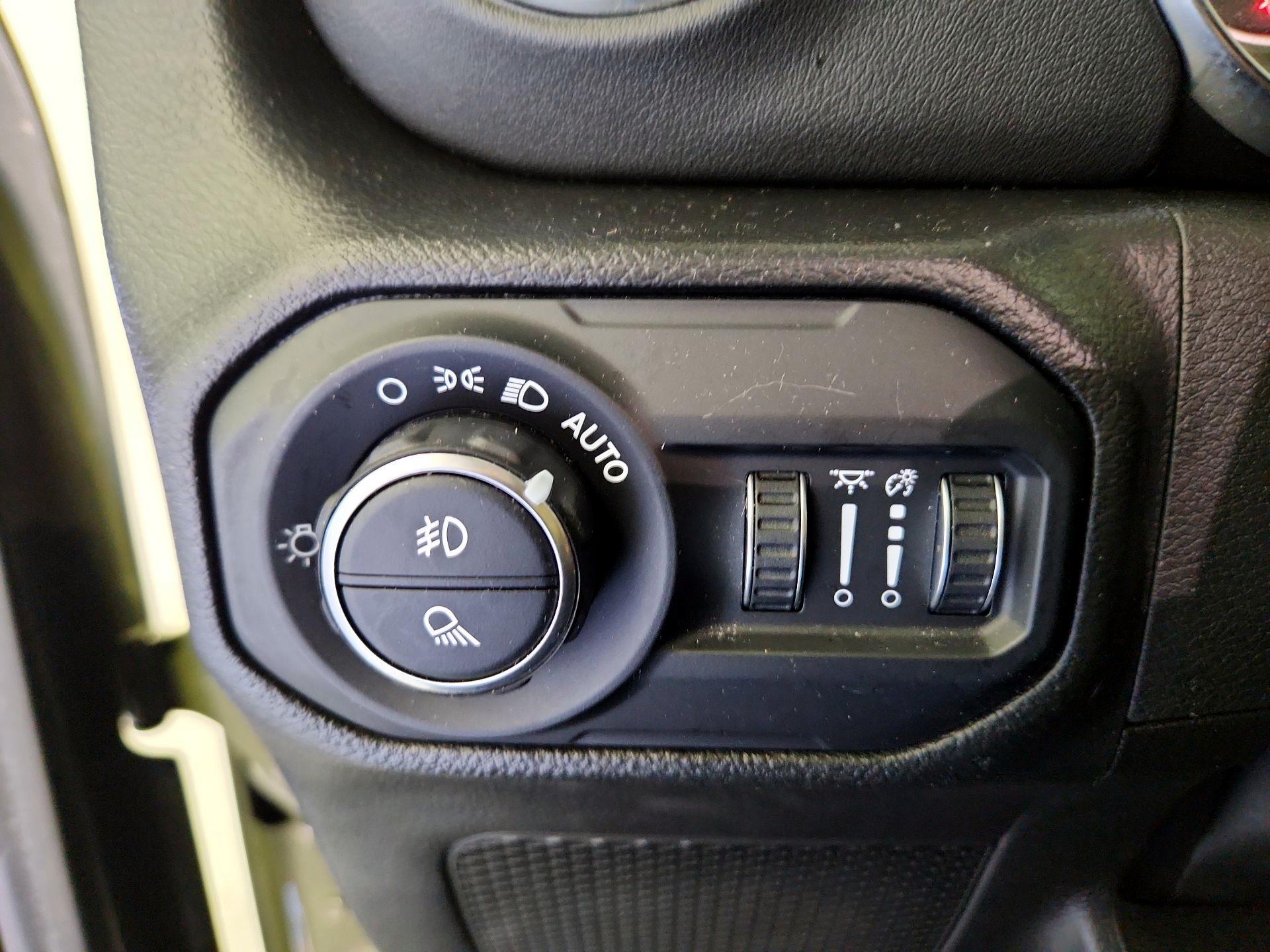 Thumbnail: 2022 Jeep Gladiator - 13