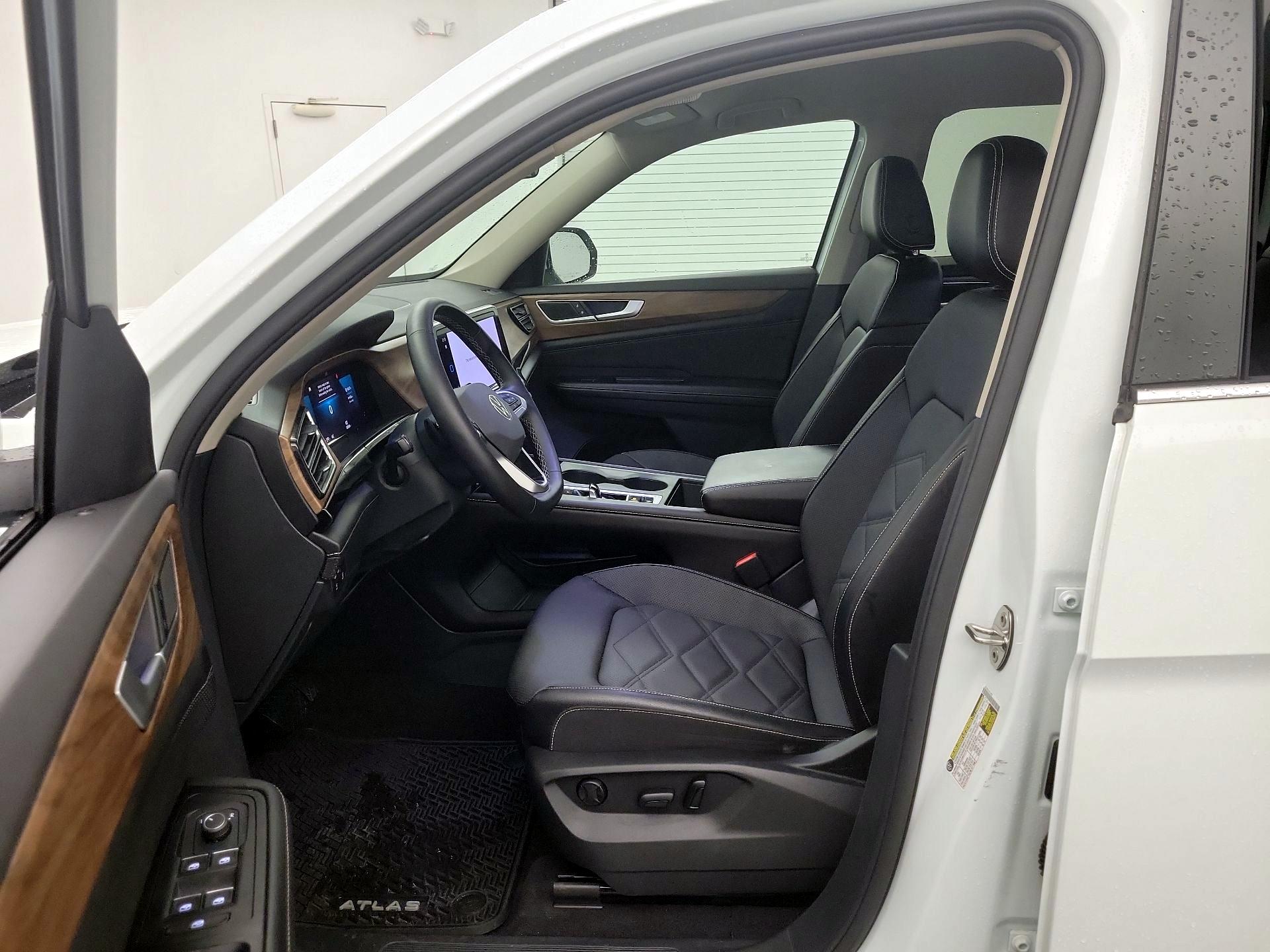 Thumbnail: 2024 Volkswagen Atlas - 11