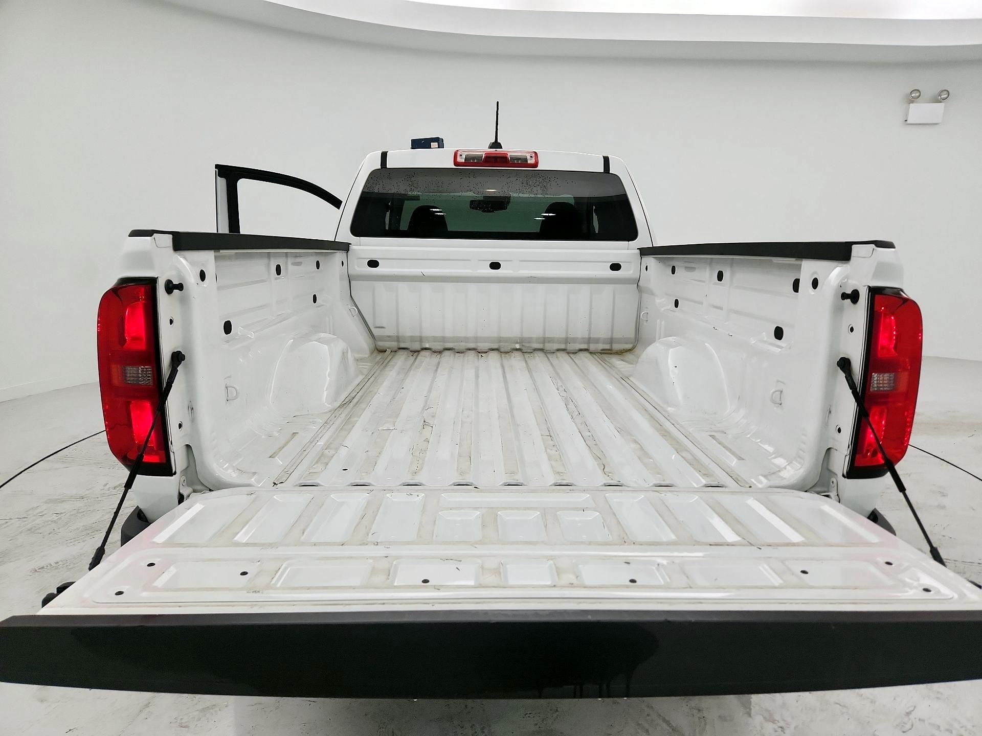 Thumbnail: 2022 Chevrolet Colorado - 20