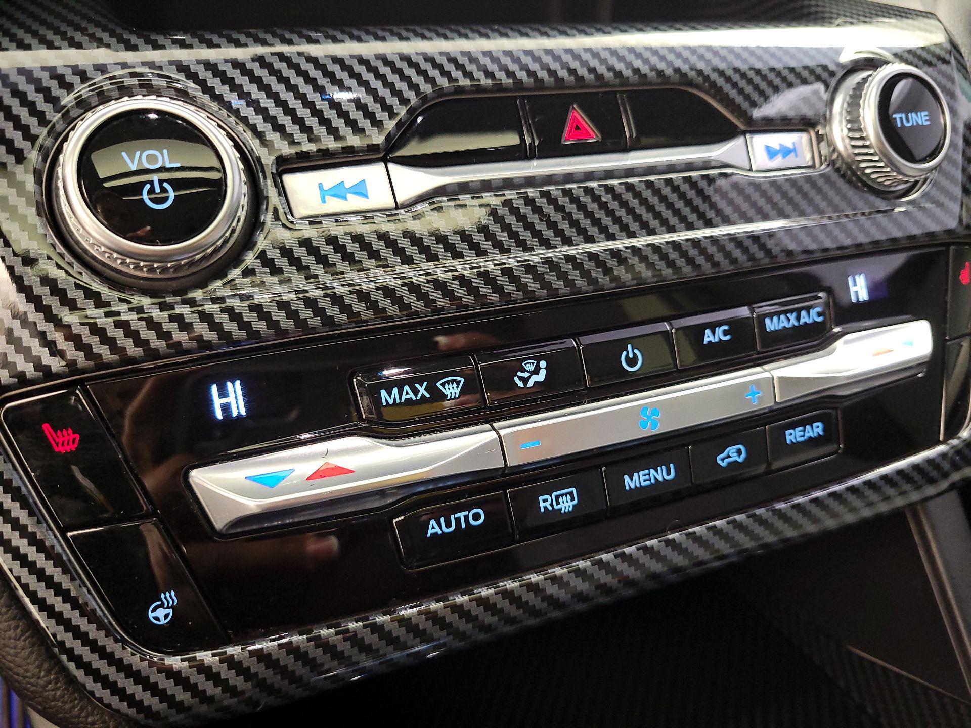 Thumbnail: 2021 Ford Explorer - 17