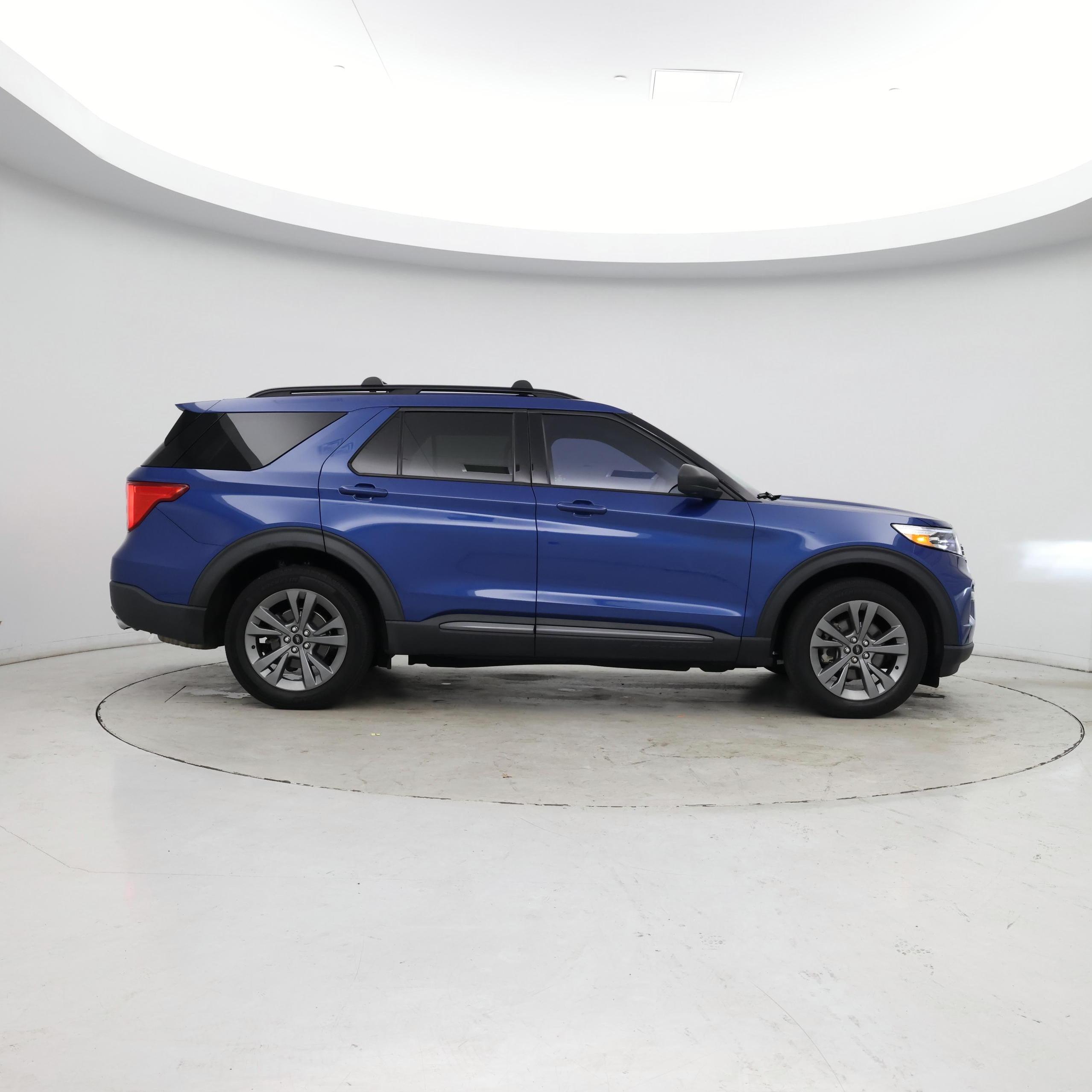 Thumbnail: 2021 Ford Explorer - 7