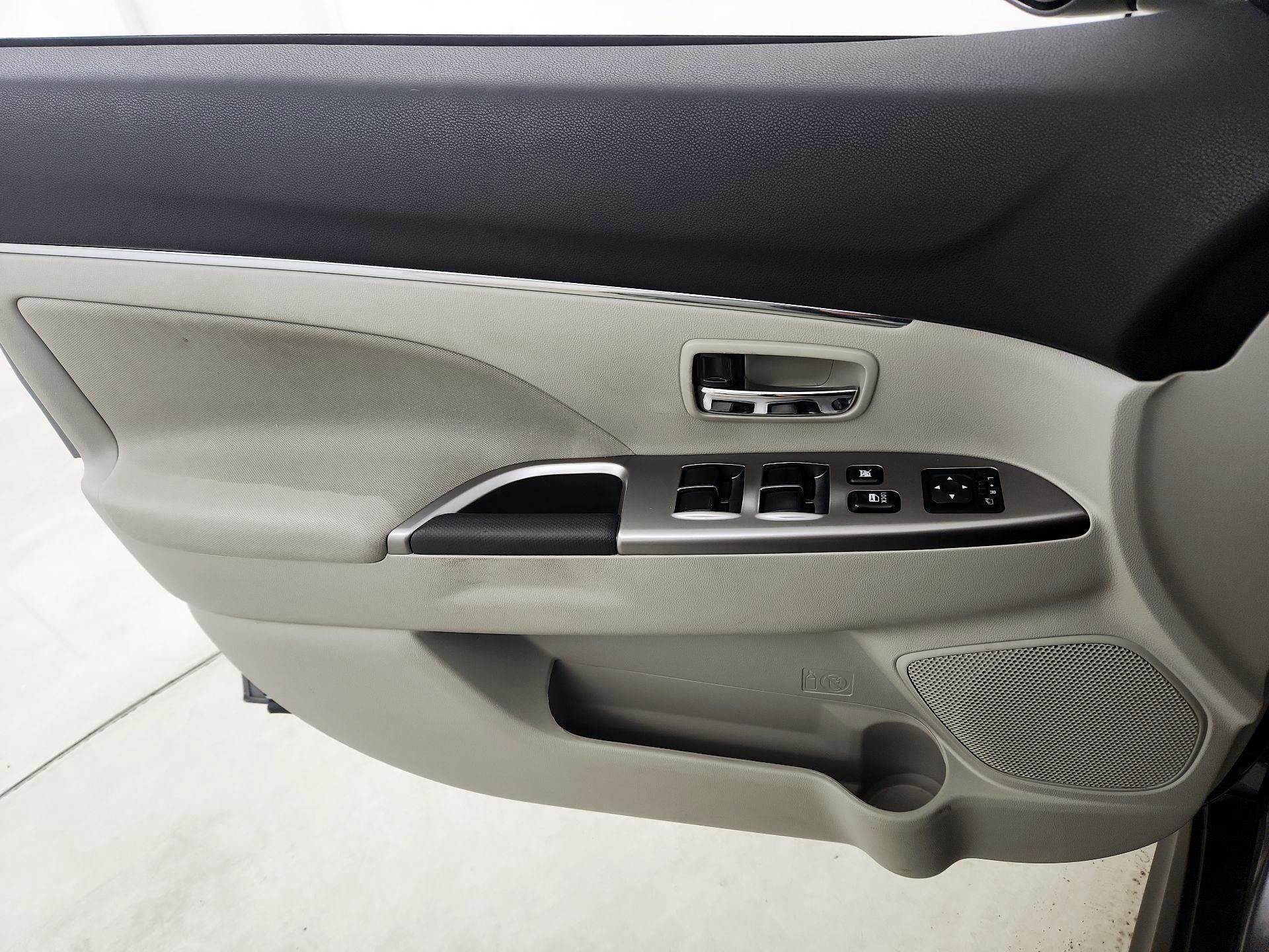 Thumbnail: 2021 Mitsubishi Outlander Sport - 12