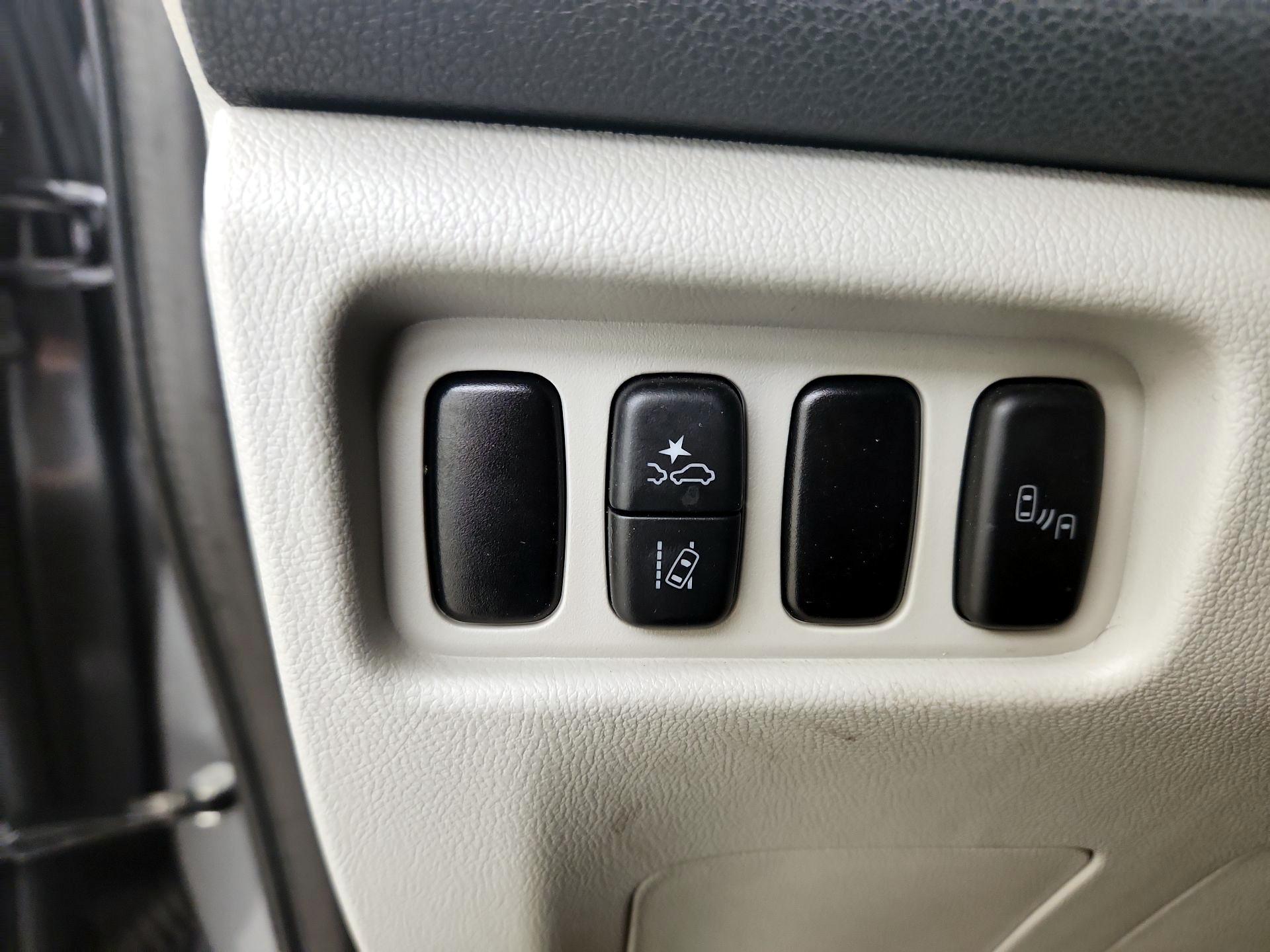 Thumbnail: 2021 Mitsubishi Outlander Sport - 13