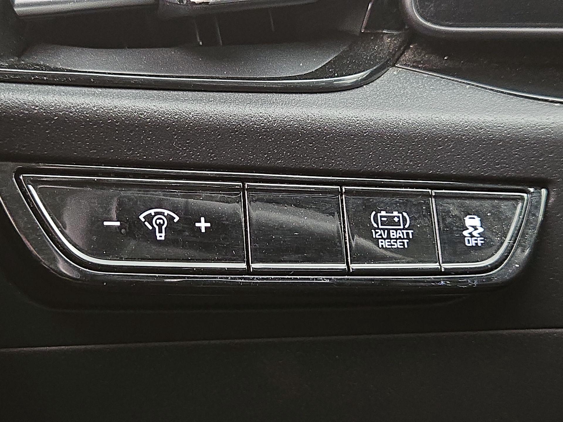 Thumbnail: 2023 Kia Niro - 13