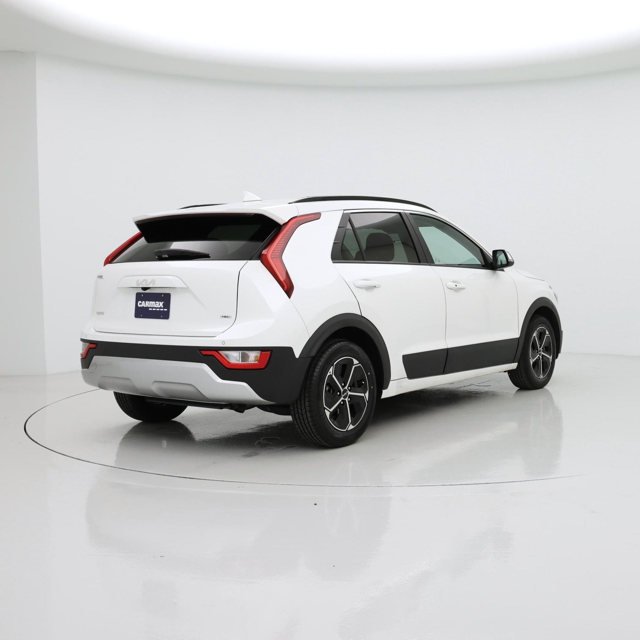 Thumbnail: 2023 Kia Niro - 8