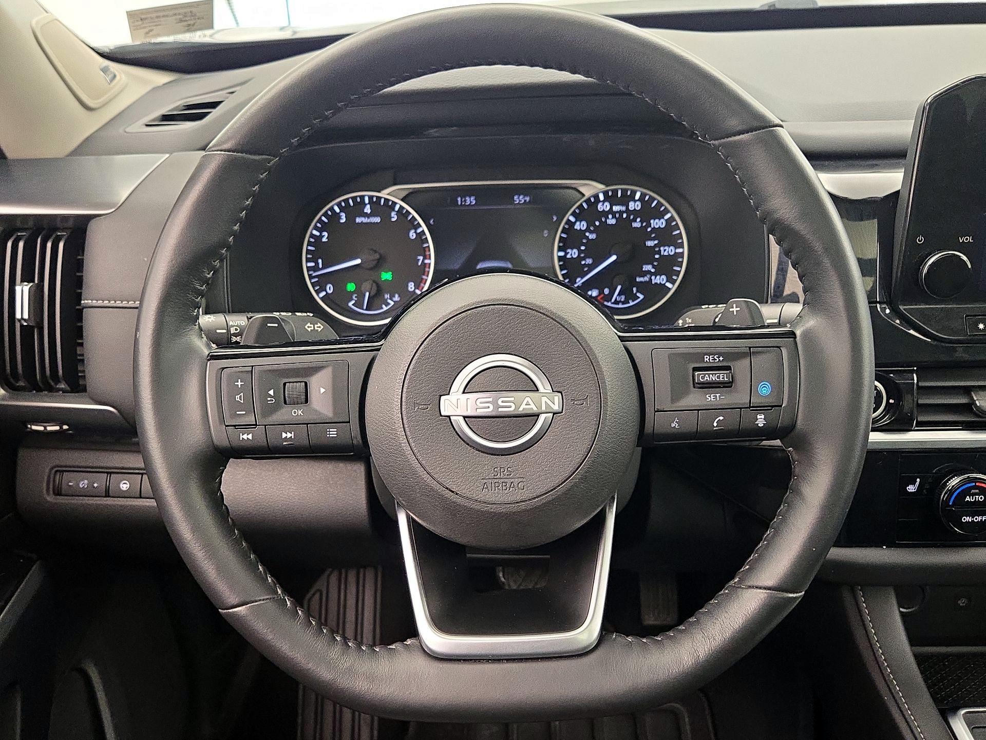 Thumbnail: 2022 Nissan Pathfinder - 10