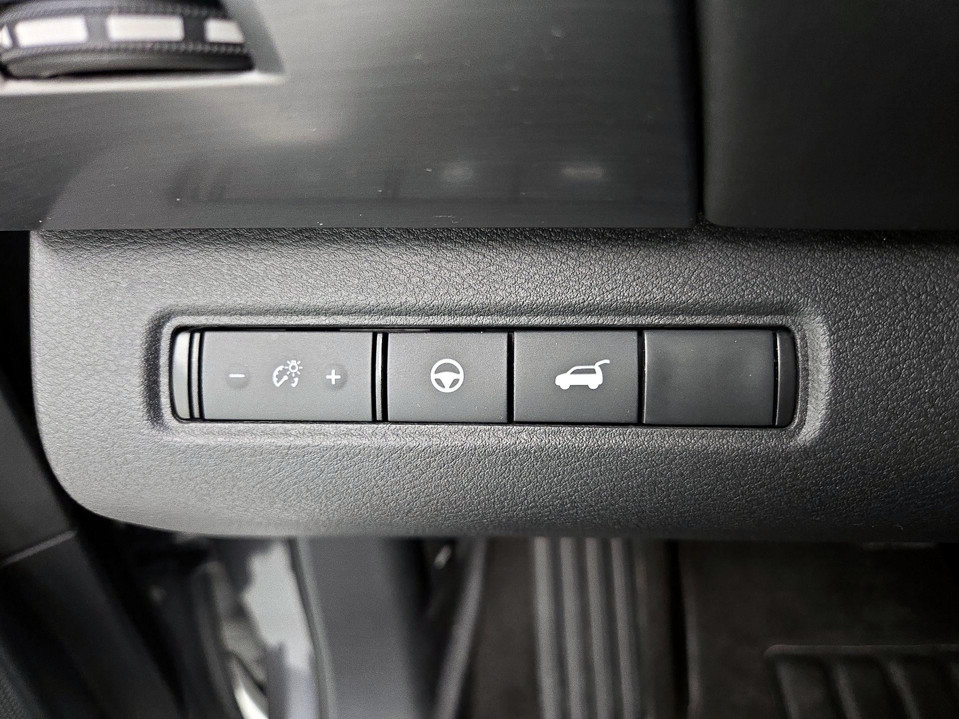 Thumbnail: 2022 Nissan Pathfinder - 13