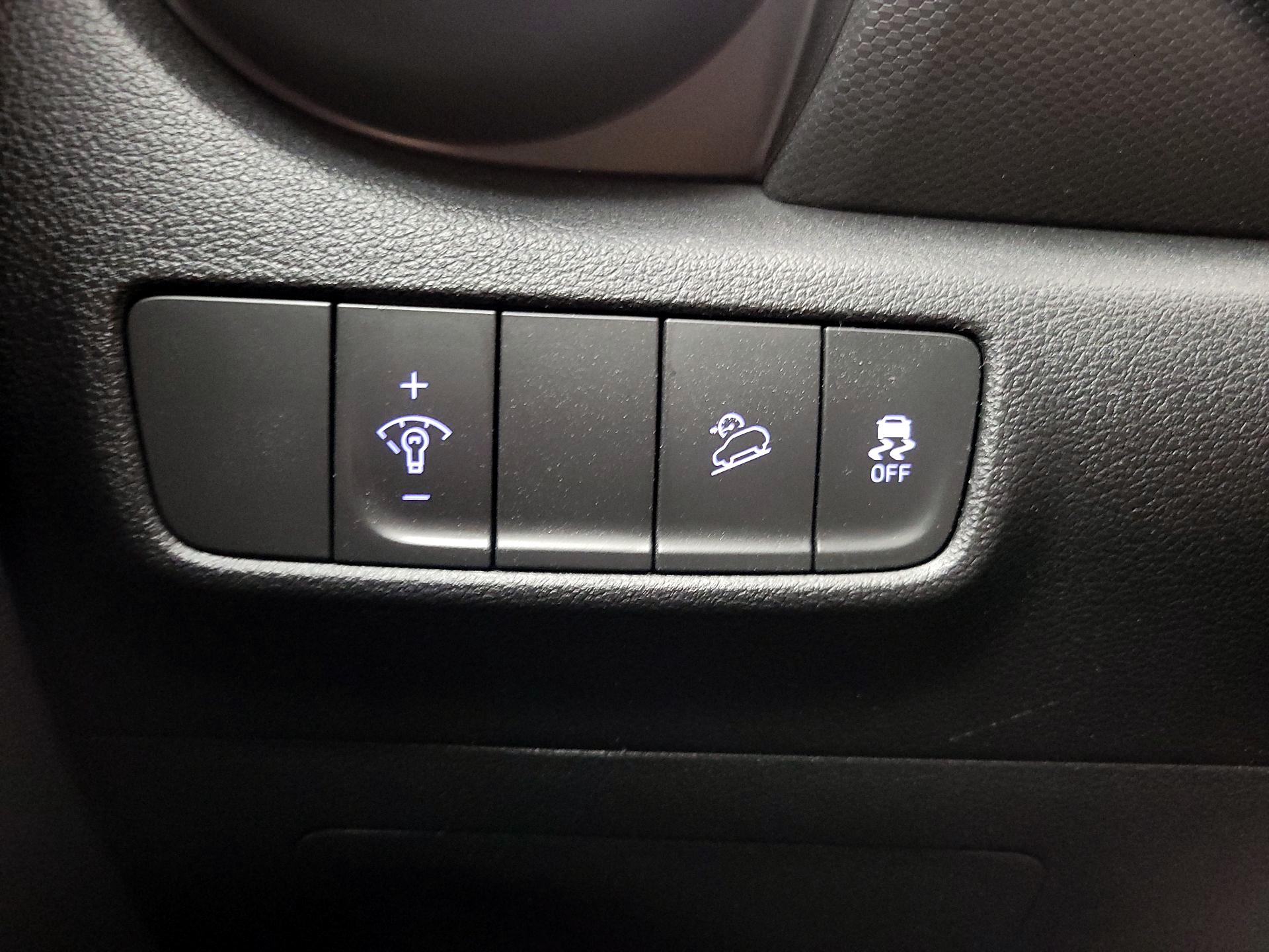 Thumbnail: 2023 Hyundai Kona - 13