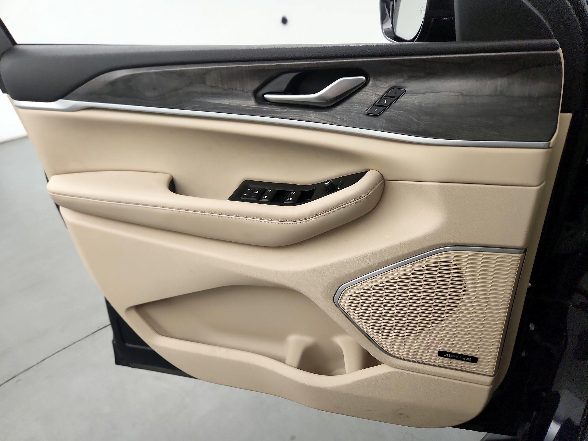 Thumbnail: 2023 Jeep Grand Cherokee - 12