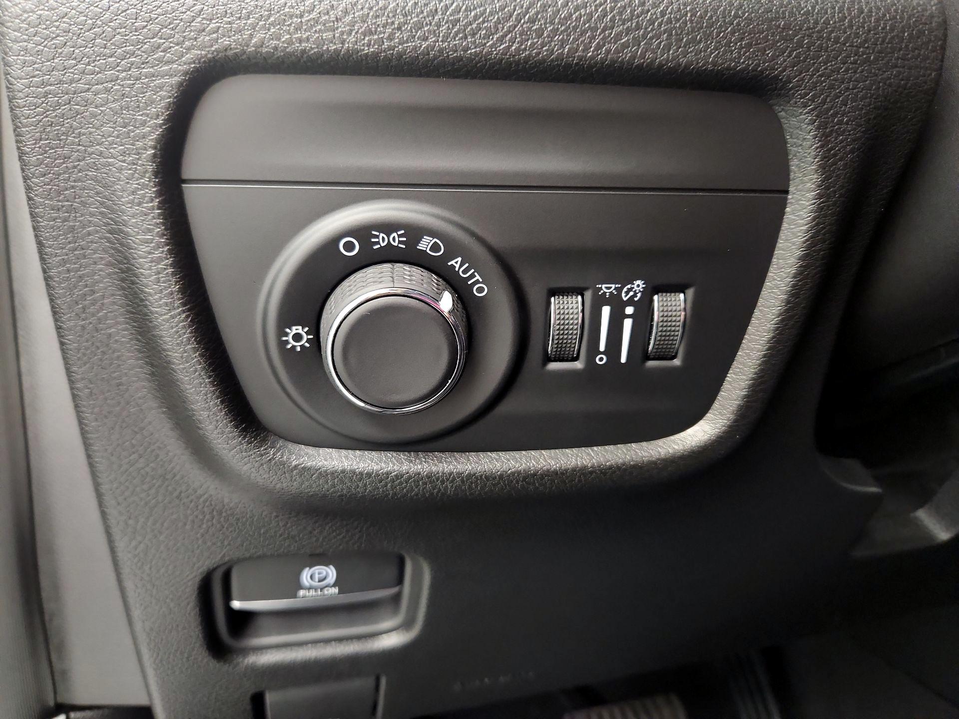 Thumbnail: 2023 Jeep Grand Cherokee - 11