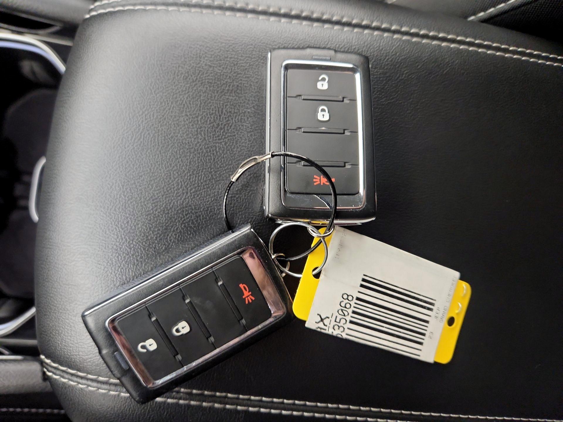 Thumbnail: 2023 Jeep Grand Cherokee - 20