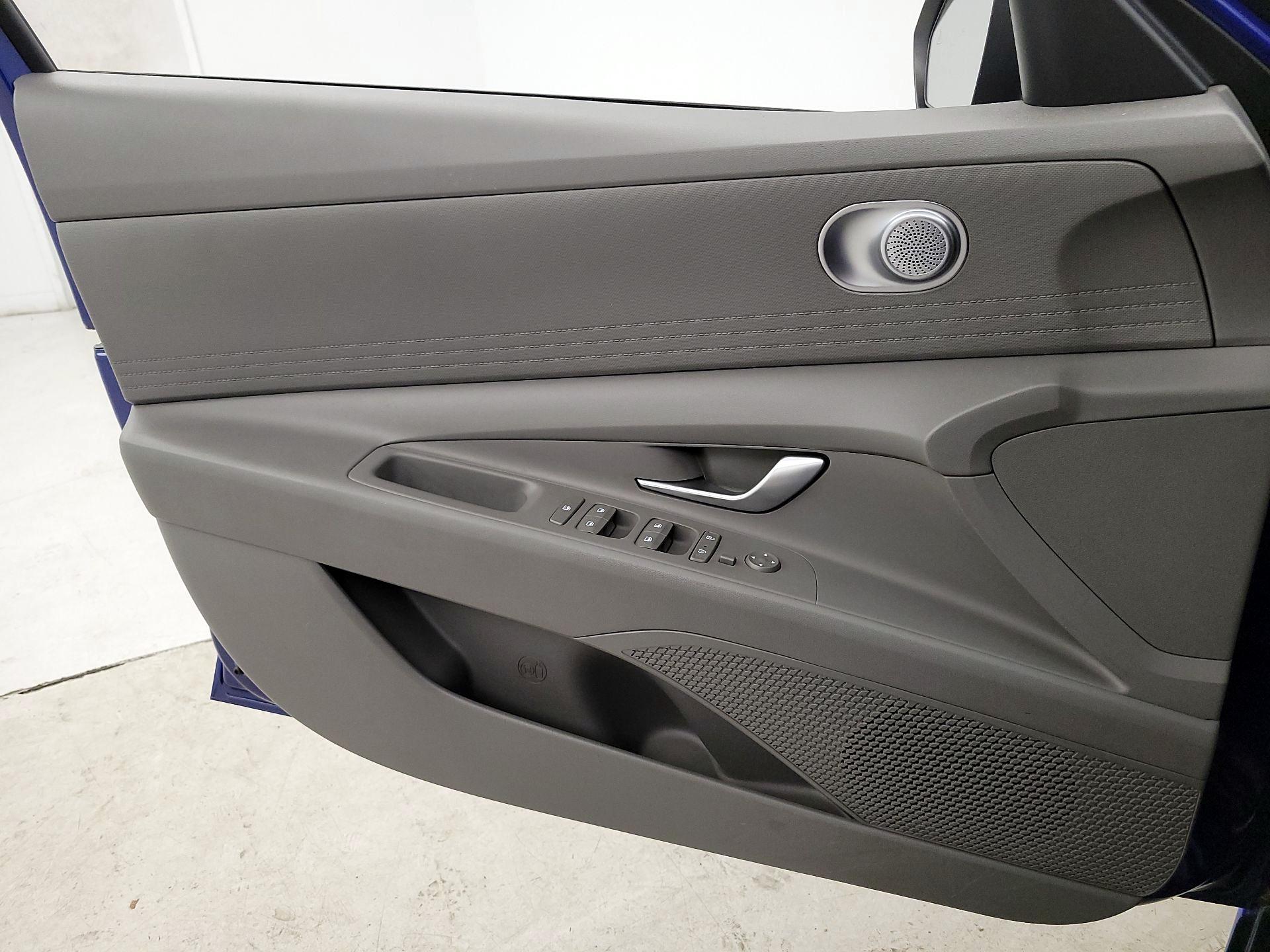 Thumbnail: 2023 Hyundai Elantra - 12