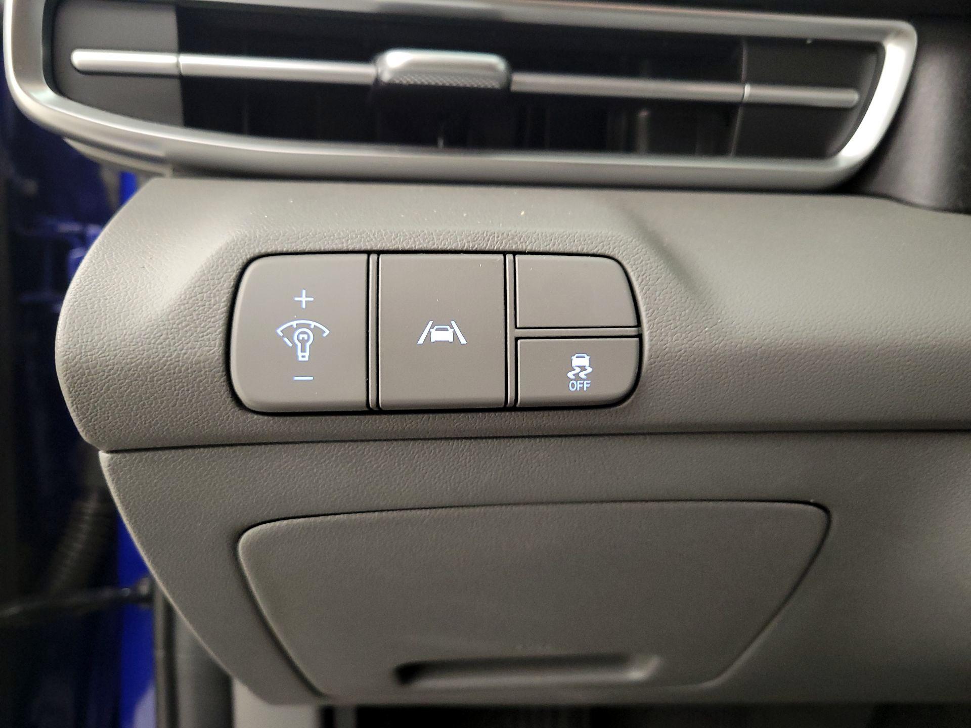 Thumbnail: 2023 Hyundai Elantra - 13