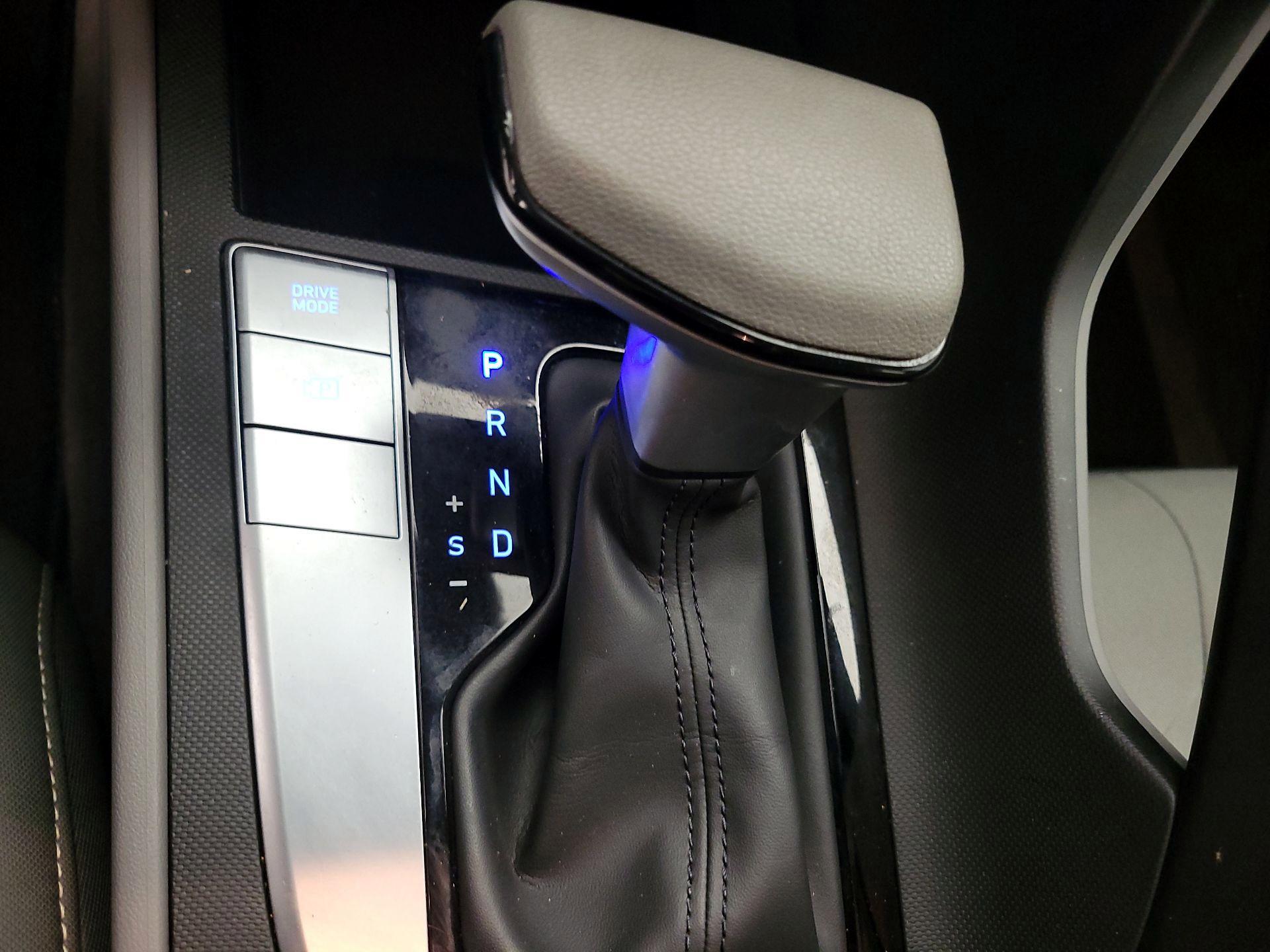 Thumbnail: 2023 Hyundai Elantra - 17