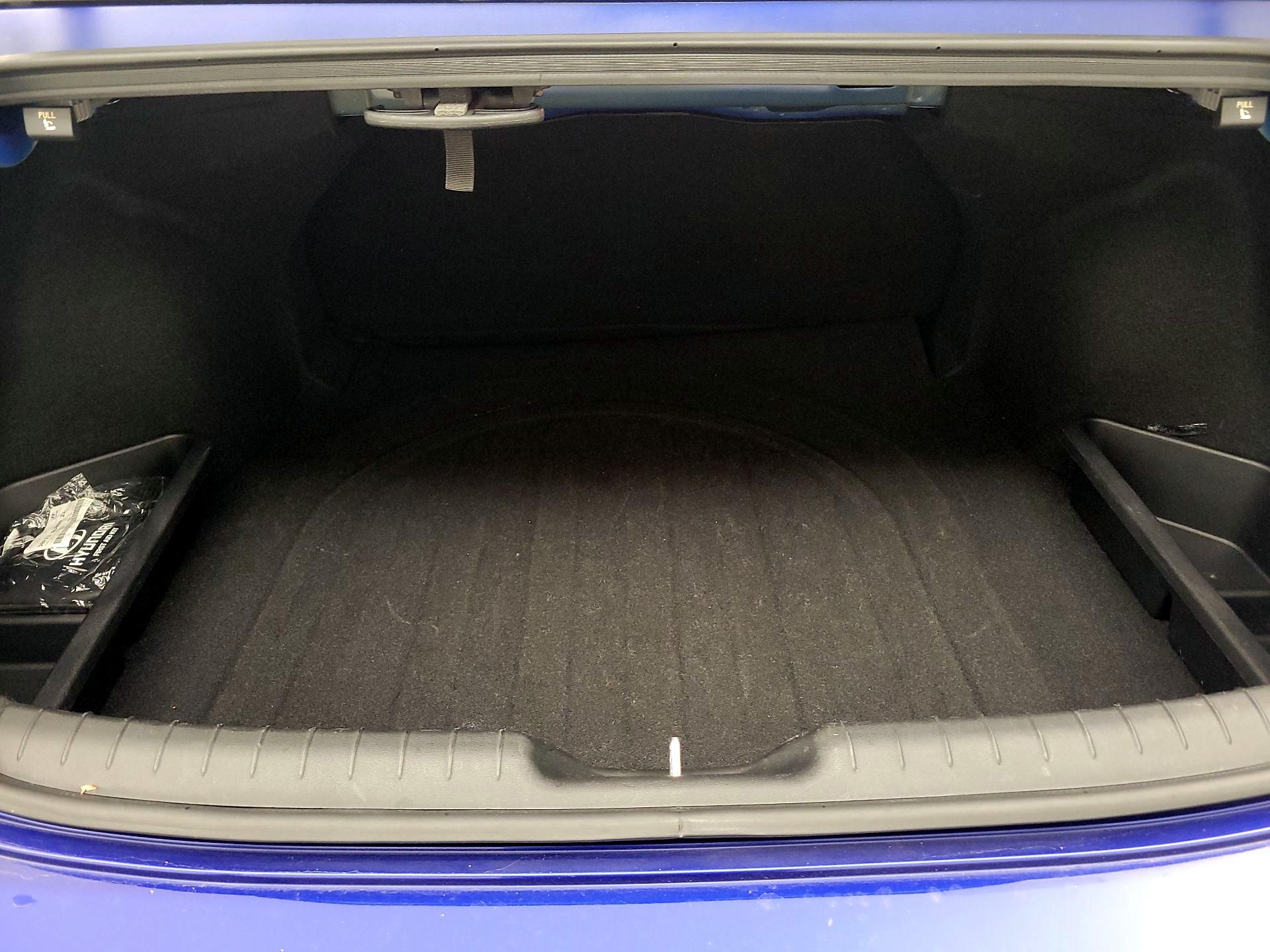 Thumbnail: 2023 Hyundai Elantra - 20