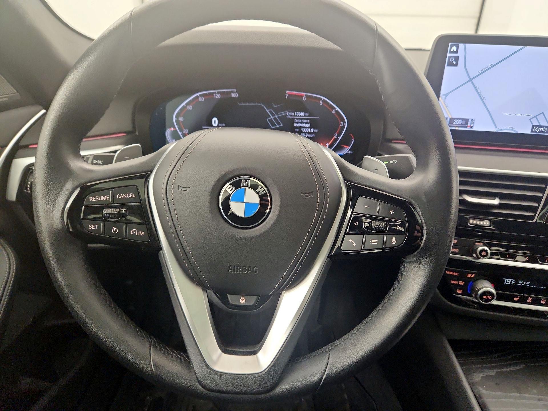 Thumbnail: 2023 BMW 5 Series - 10