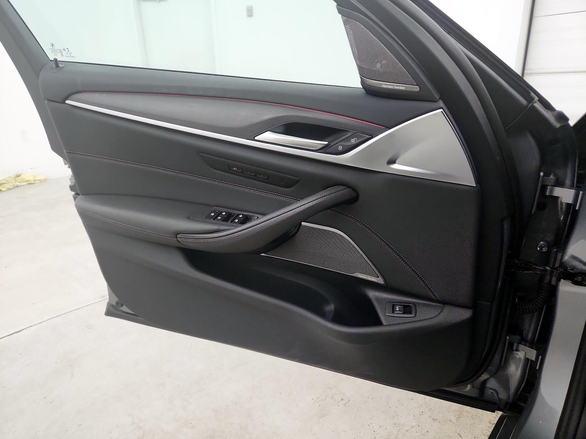 Thumbnail: 2023 BMW 5 Series - 12