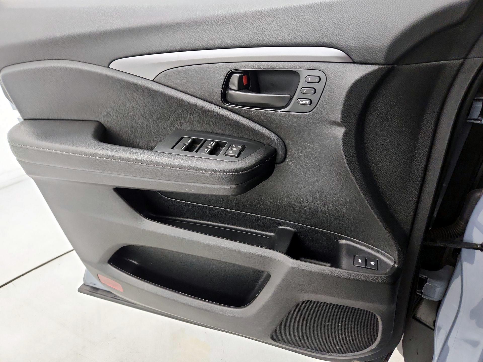 Thumbnail: 2023 Honda Passport - 12