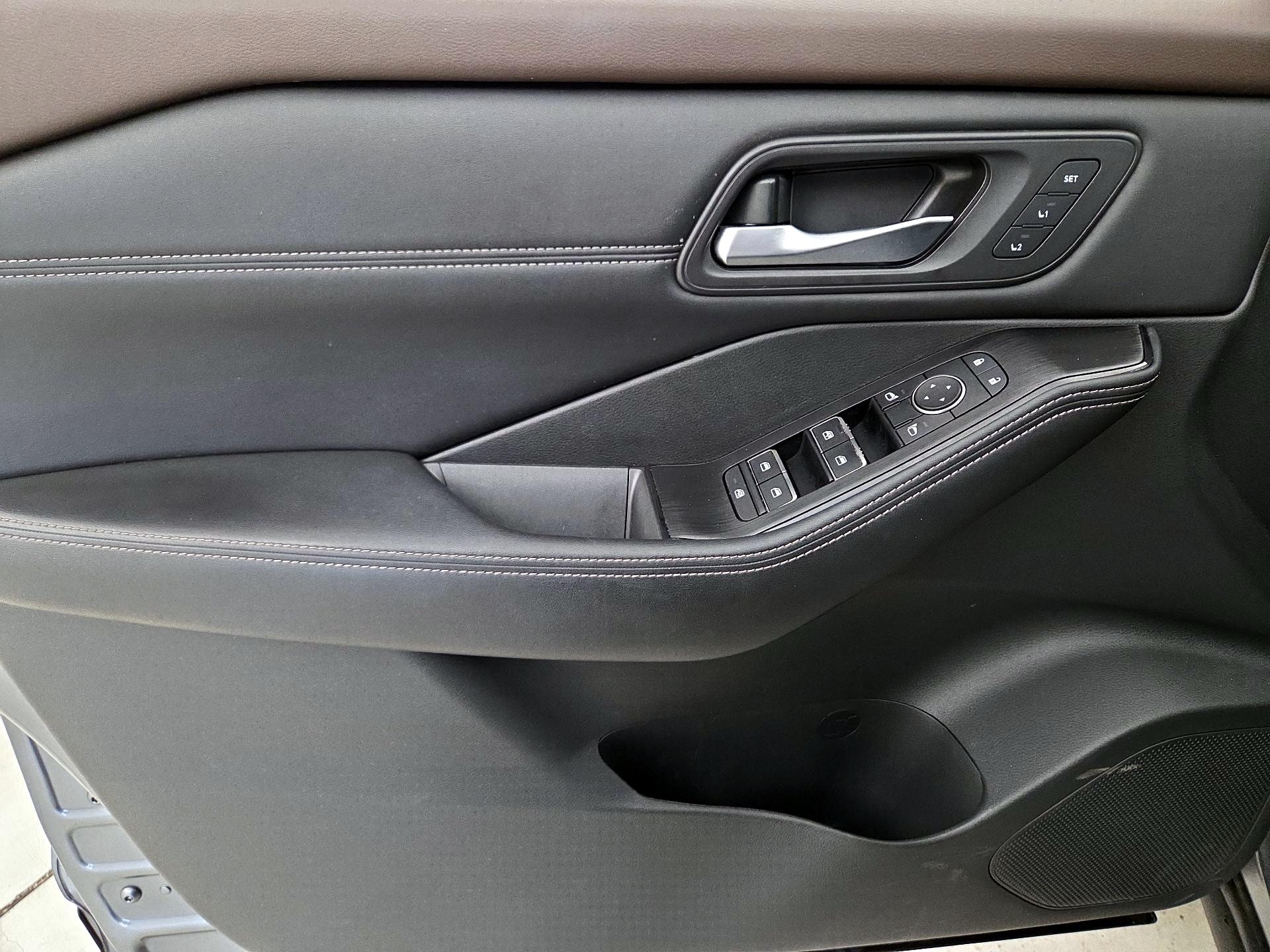 Thumbnail: 2023 Nissan Rogue - 12