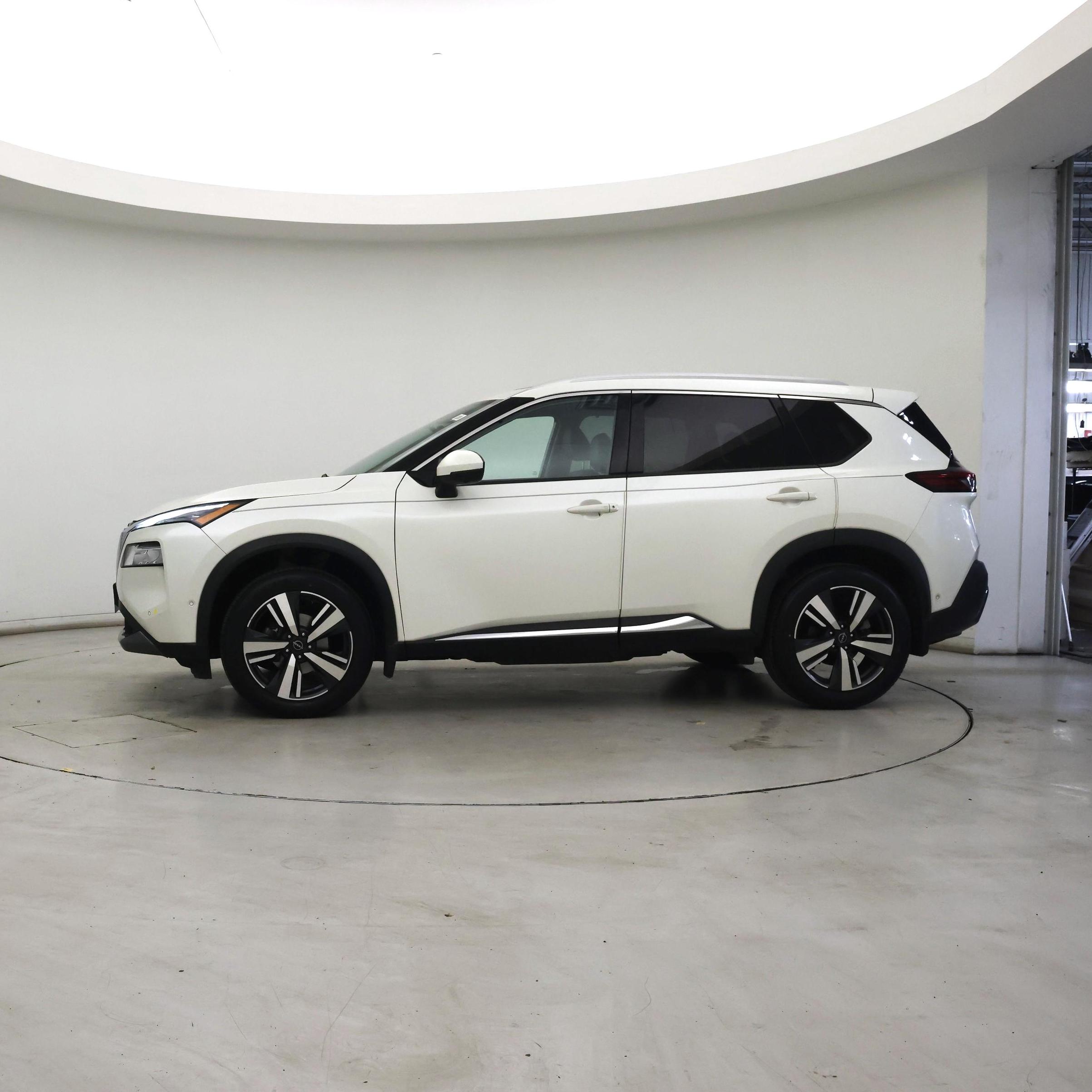 Thumbnail: 2023 Nissan Rogue - 3