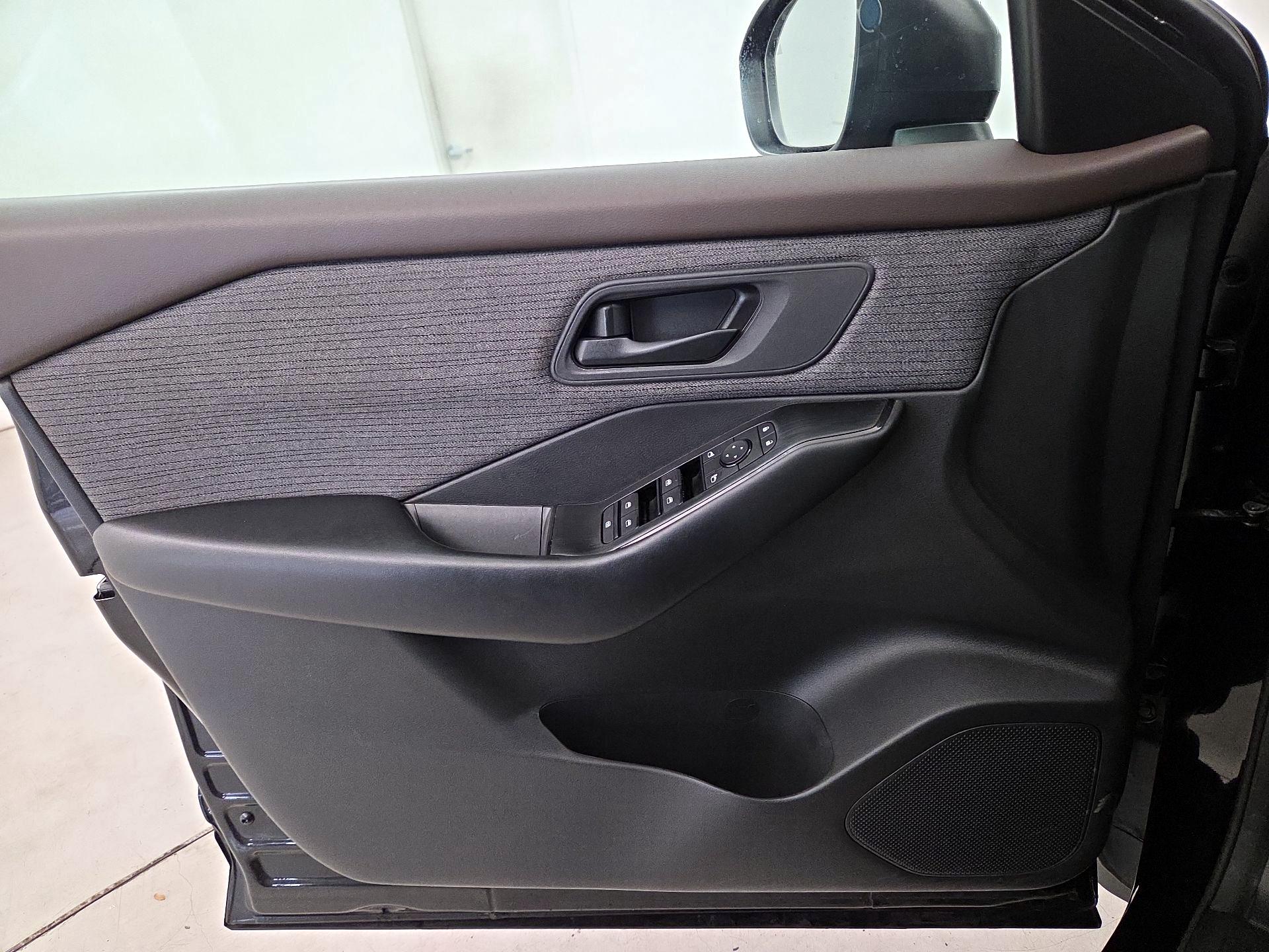 Thumbnail: 2023 Nissan Rogue - 12