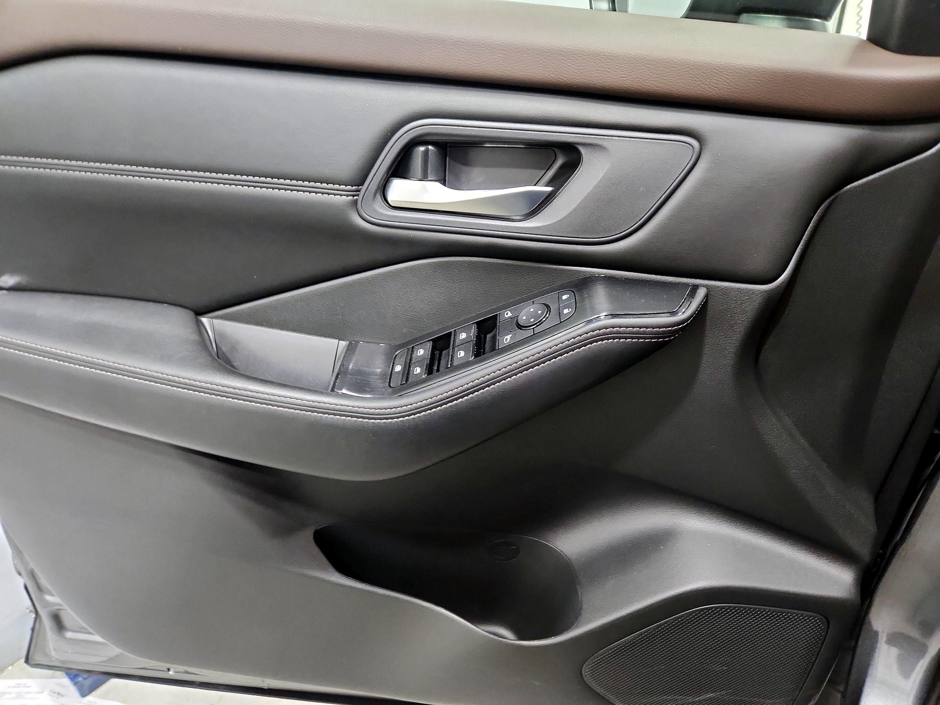 Thumbnail: 2023 Nissan Rogue - 12