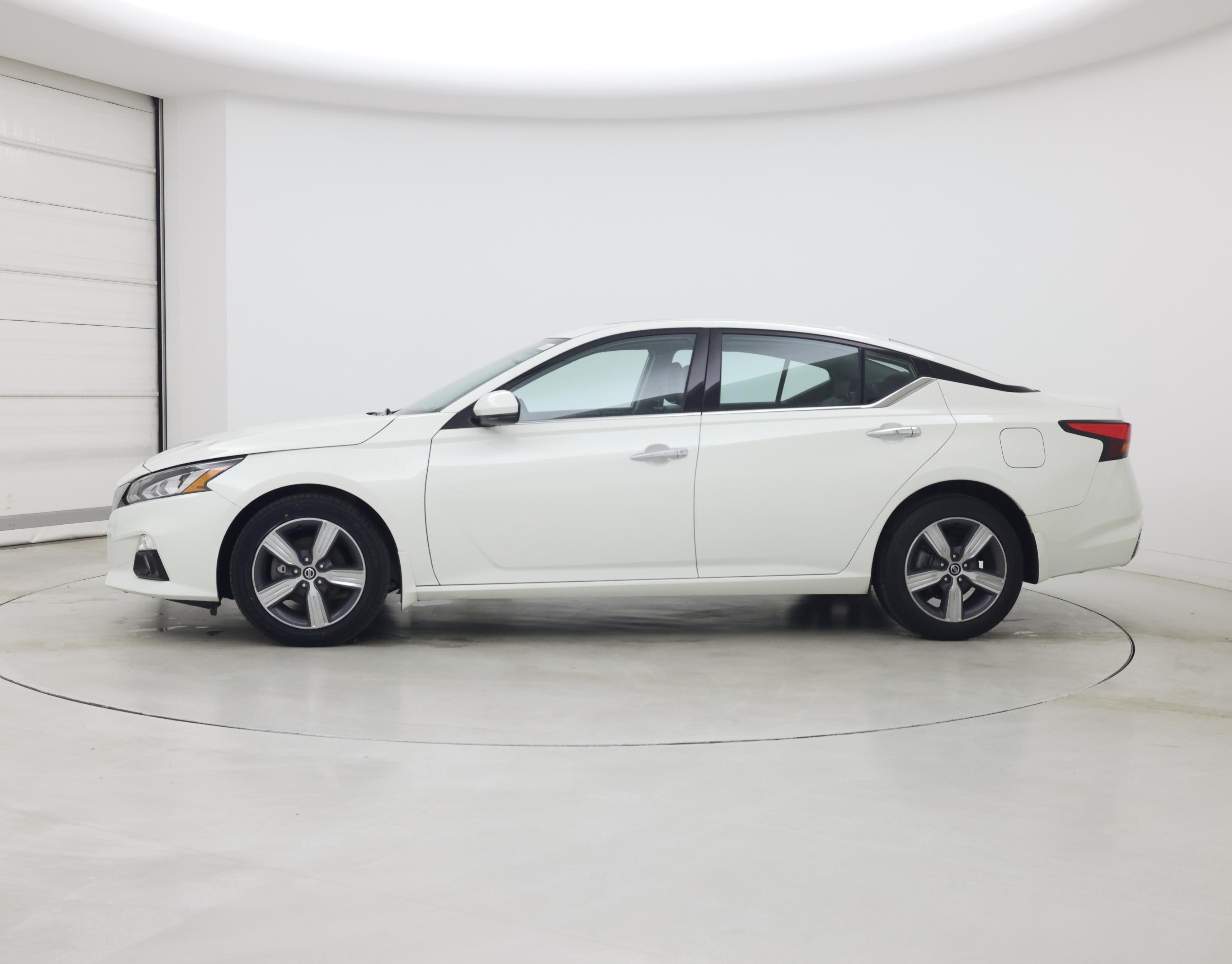 Thumbnail: 2021 Nissan Altima - 3